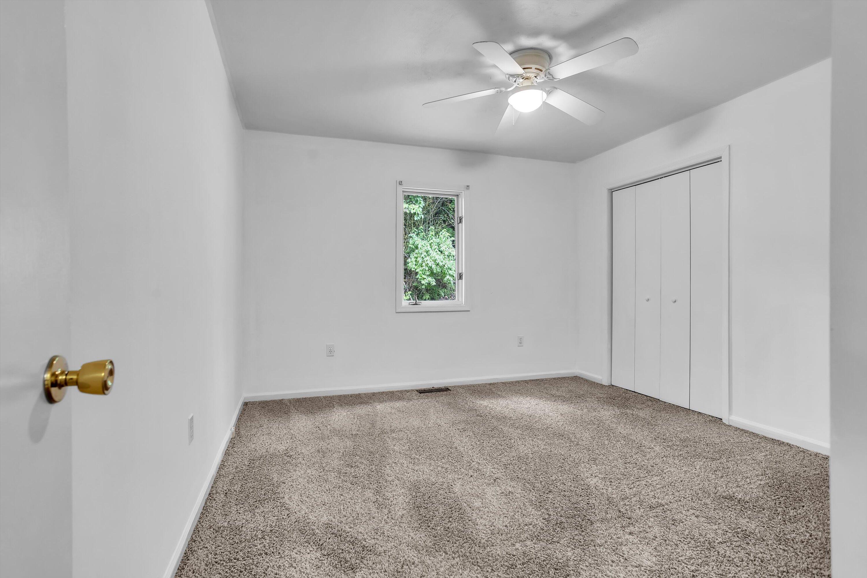 8646 Sanderson Dr, Roanoke, Virginia image 5