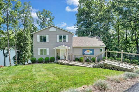 Homes For Sale - 836 Long Island Dr<br/> Moneta, VA 24121
