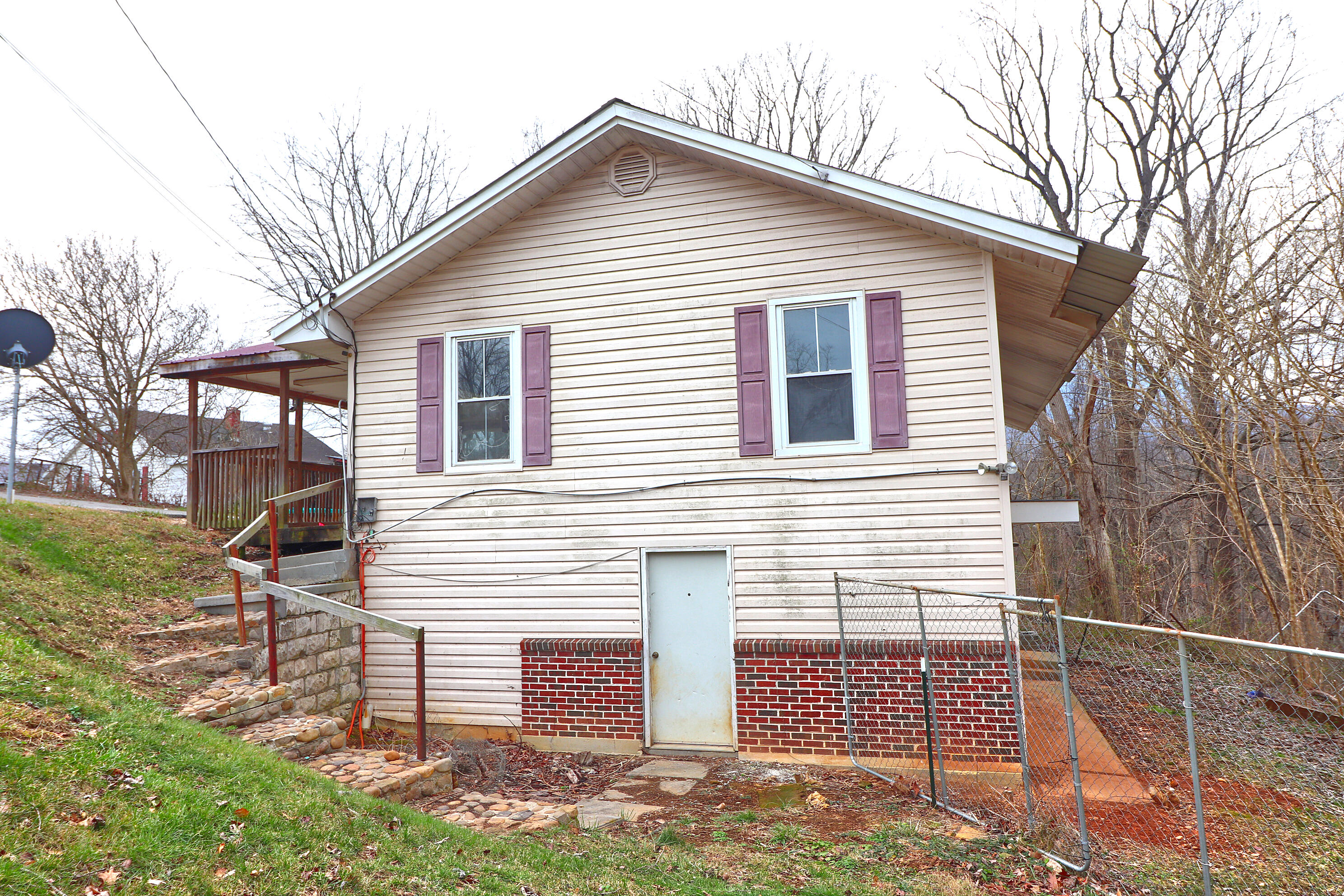 715 N Giles St, Pearisburg, Virginia image 3