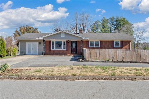 Homes For Sale - 920 Ainsley St<br/> Martinsville City County, Martinsville, VA 24112