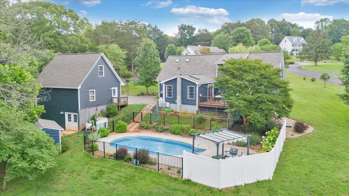 245 Indian Pointe Dr, Hardy, Virginia image 1