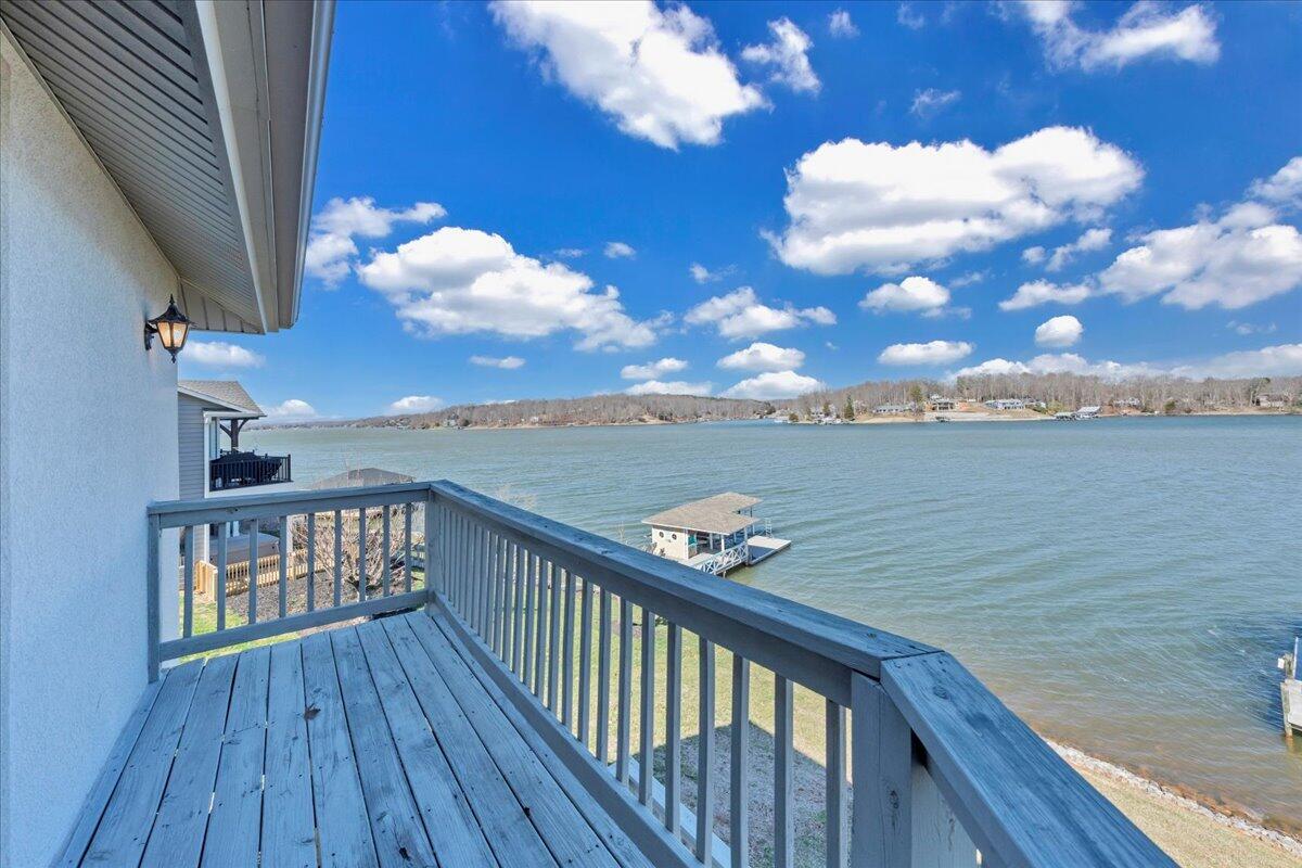104 Lookout Pointe Dr, Moneta, Virginia image 6