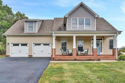 Homes For Sale - 5244 Sundance Rd<br/> Salem, VA 24153