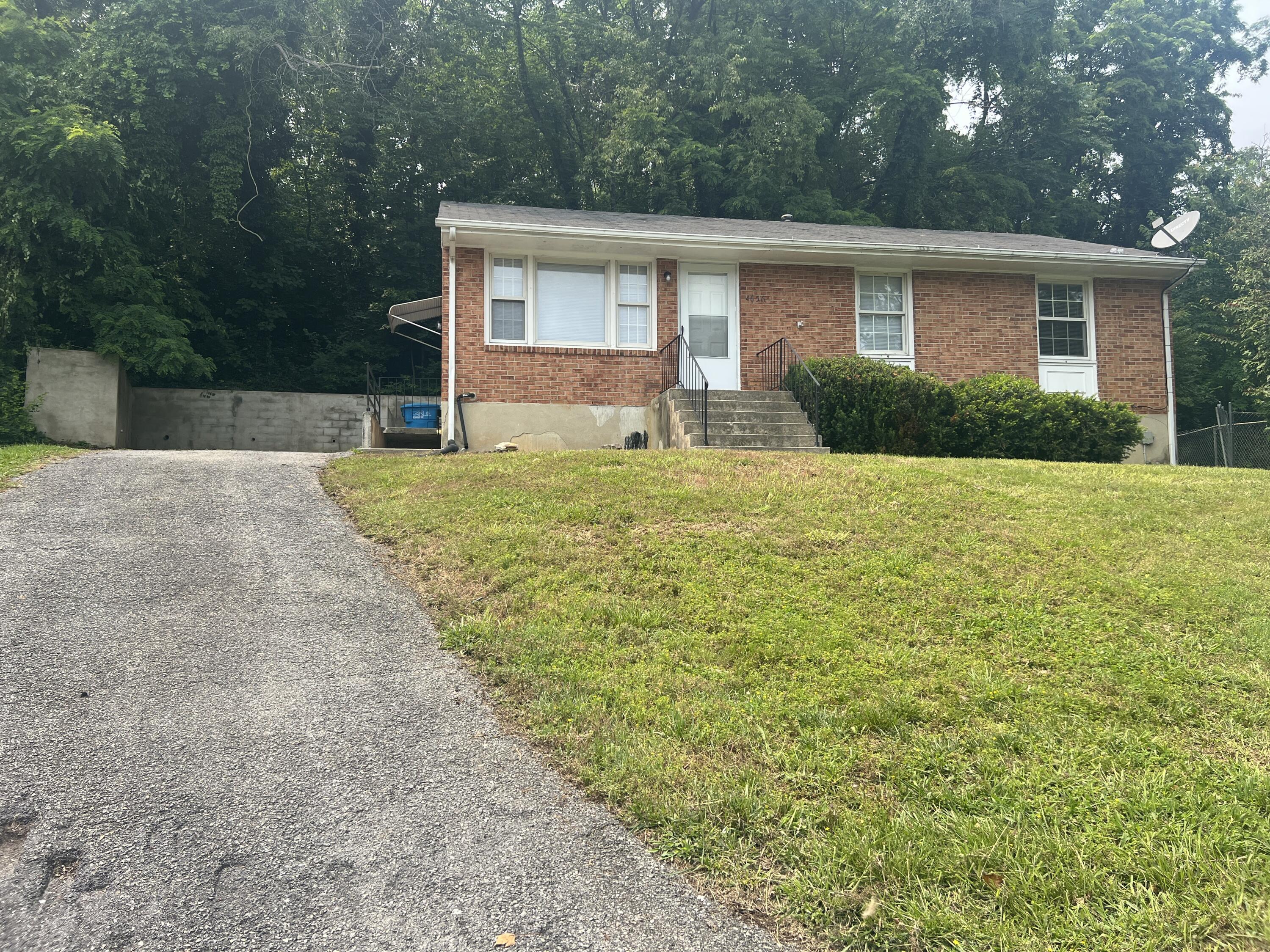 4656 Trevino Cir, Roanoke, Virginia image 2