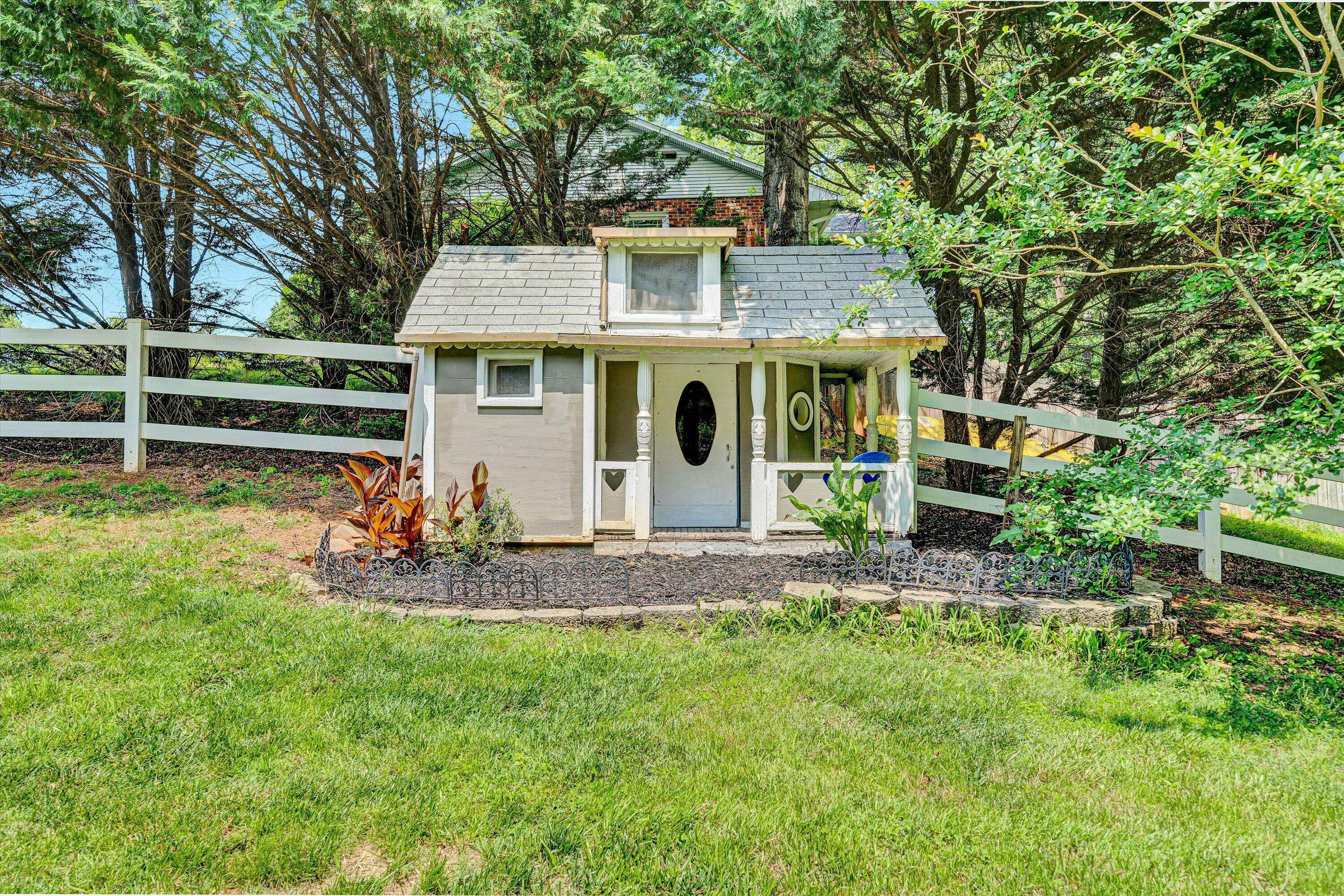 Roanoke, Virginia 24018, United States, 4 Bedrooms Bedrooms, ,3 BathroomsBathrooms,Residential,Active,146871