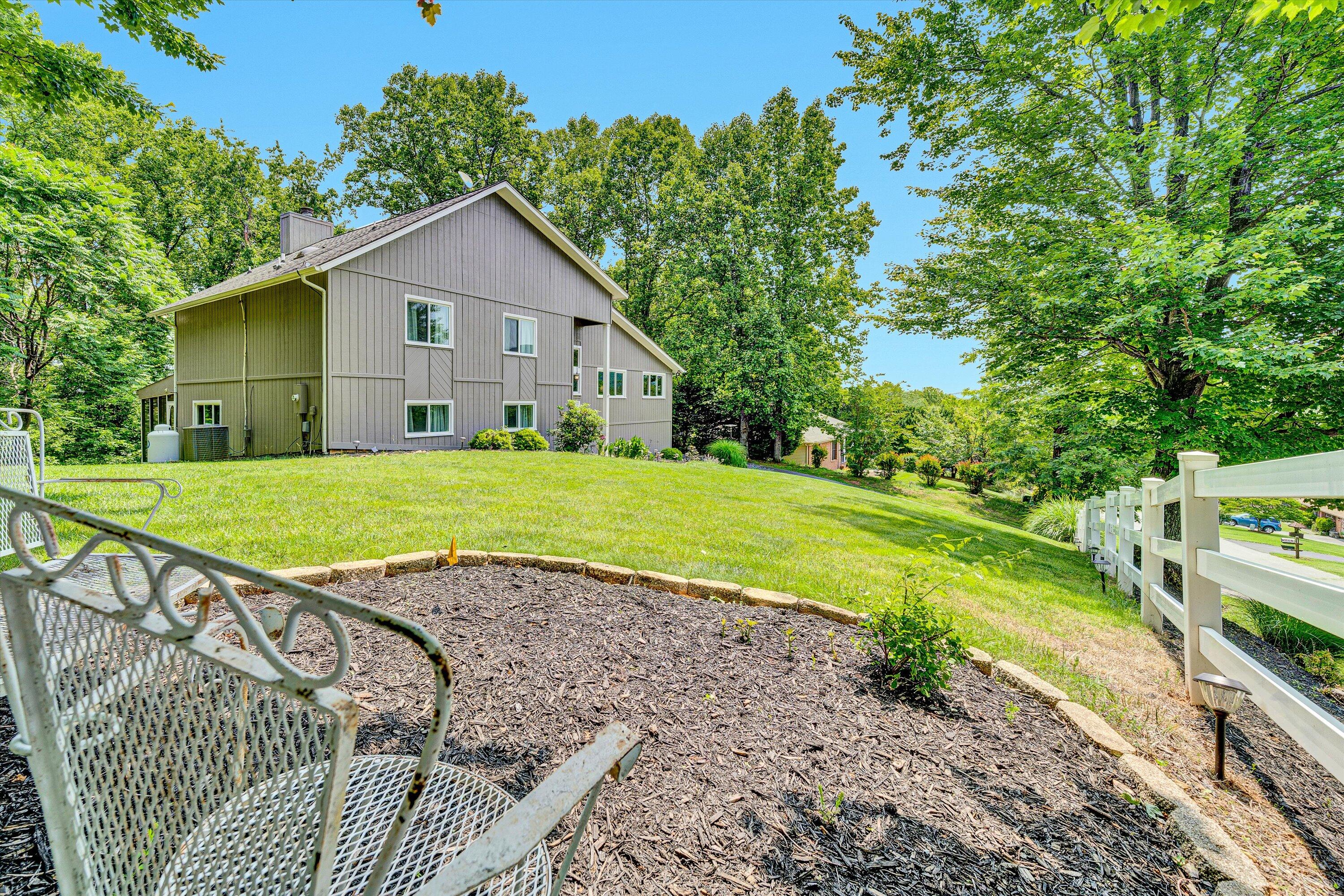 Roanoke, Virginia 24018, United States, 4 Bedrooms Bedrooms, ,3 BathroomsBathrooms,Residential,Active,146871