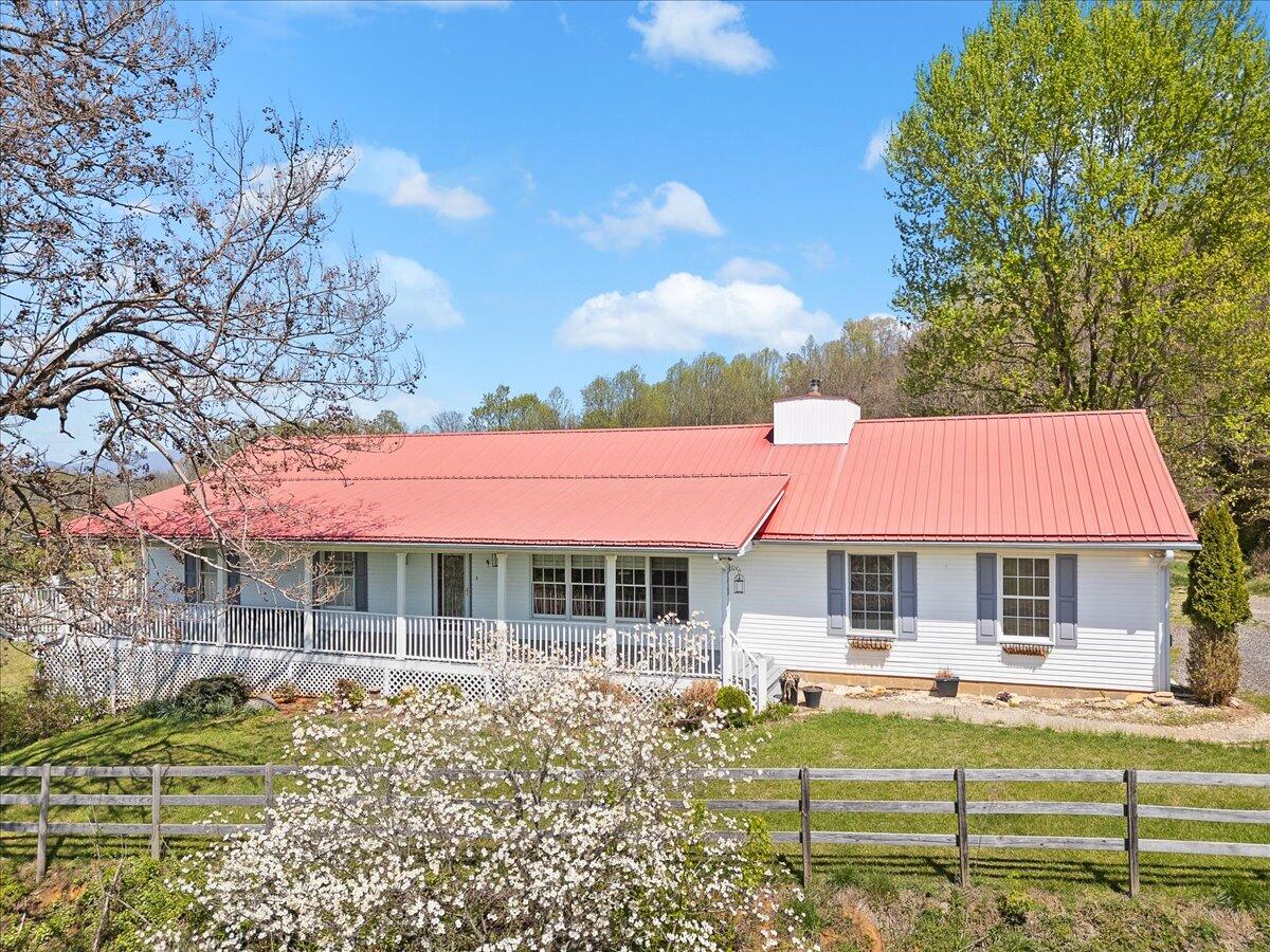 489 Arch Mill Rd, Buchanan, Virginia image 1