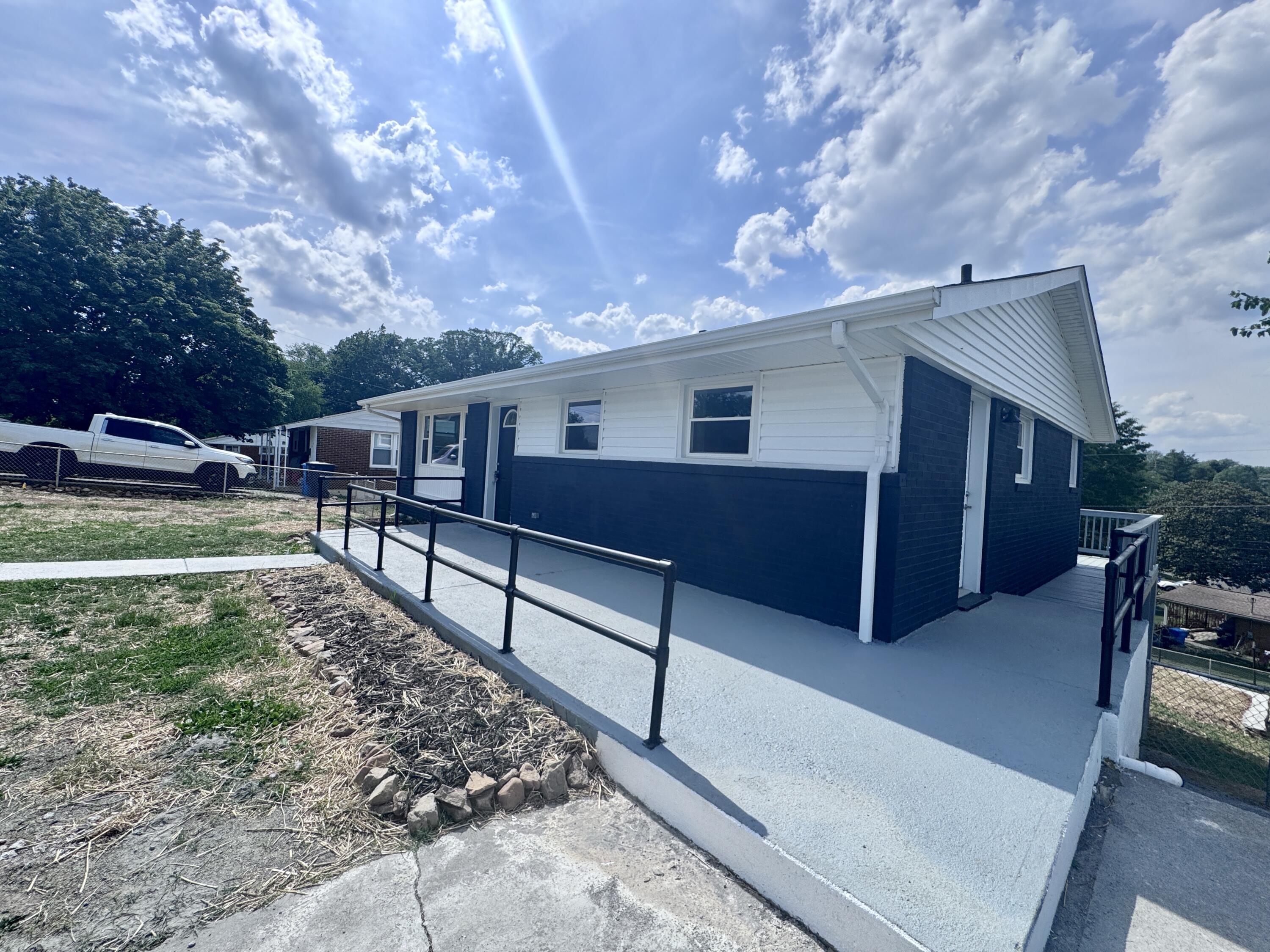 418 Victor Ave, Roanoke, Ohio image 2