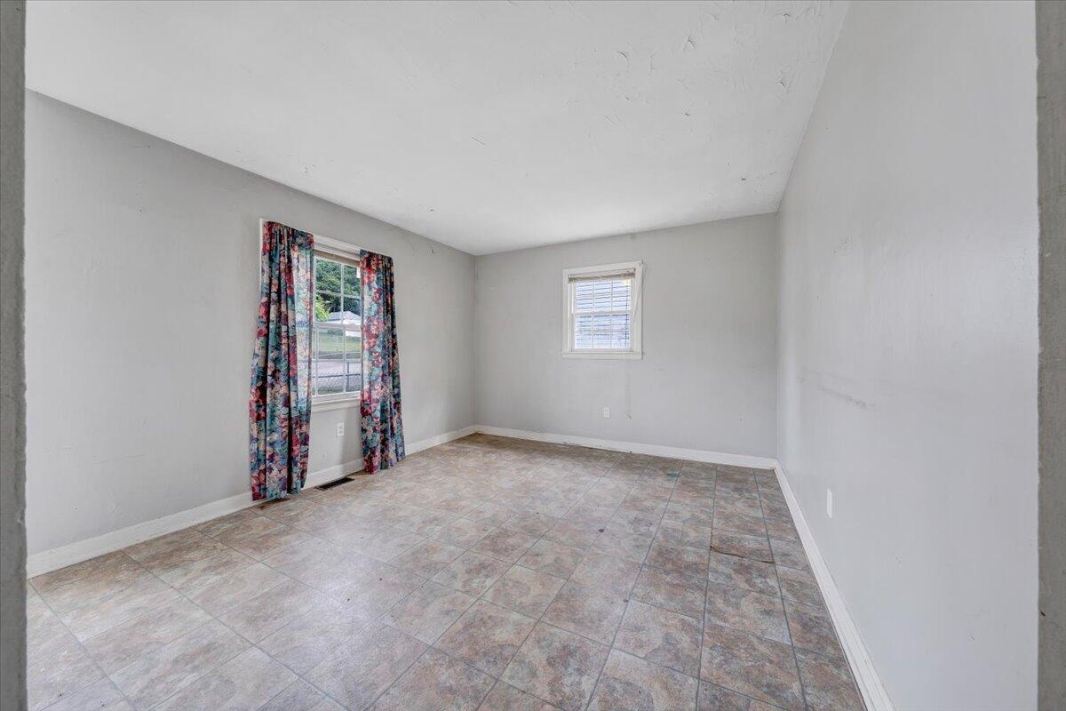 1919 Clinton Ave, Roanoke, Virginia image 3