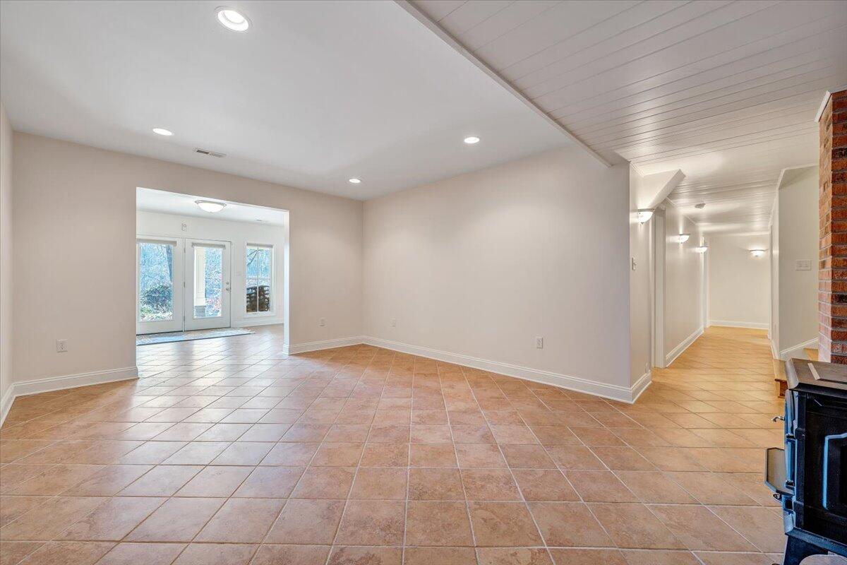 Farmville, Virginia 23901, United States, 3 Bedrooms Bedrooms, ,3 BathroomsBathrooms,Residential,Active,256813