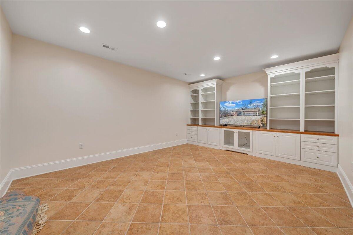 Farmville, Virginia 23901, United States, 3 Bedrooms Bedrooms, ,3 BathroomsBathrooms,Residential,Active,256813