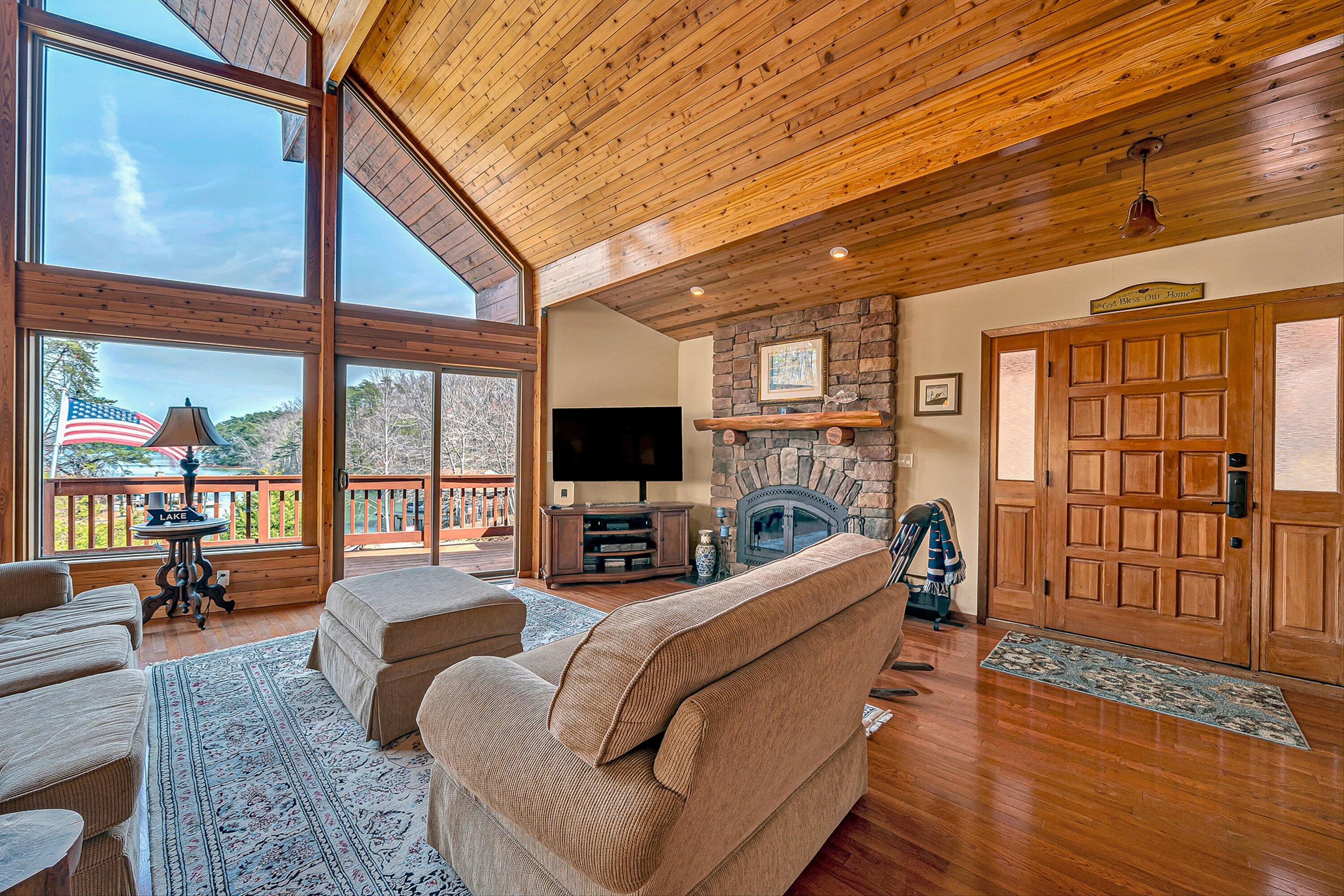 Moneta, Virginia, 24121, United States, 3 Bedrooms Bedrooms, ,4 BathroomsBathrooms,Residential,Active,2026793
