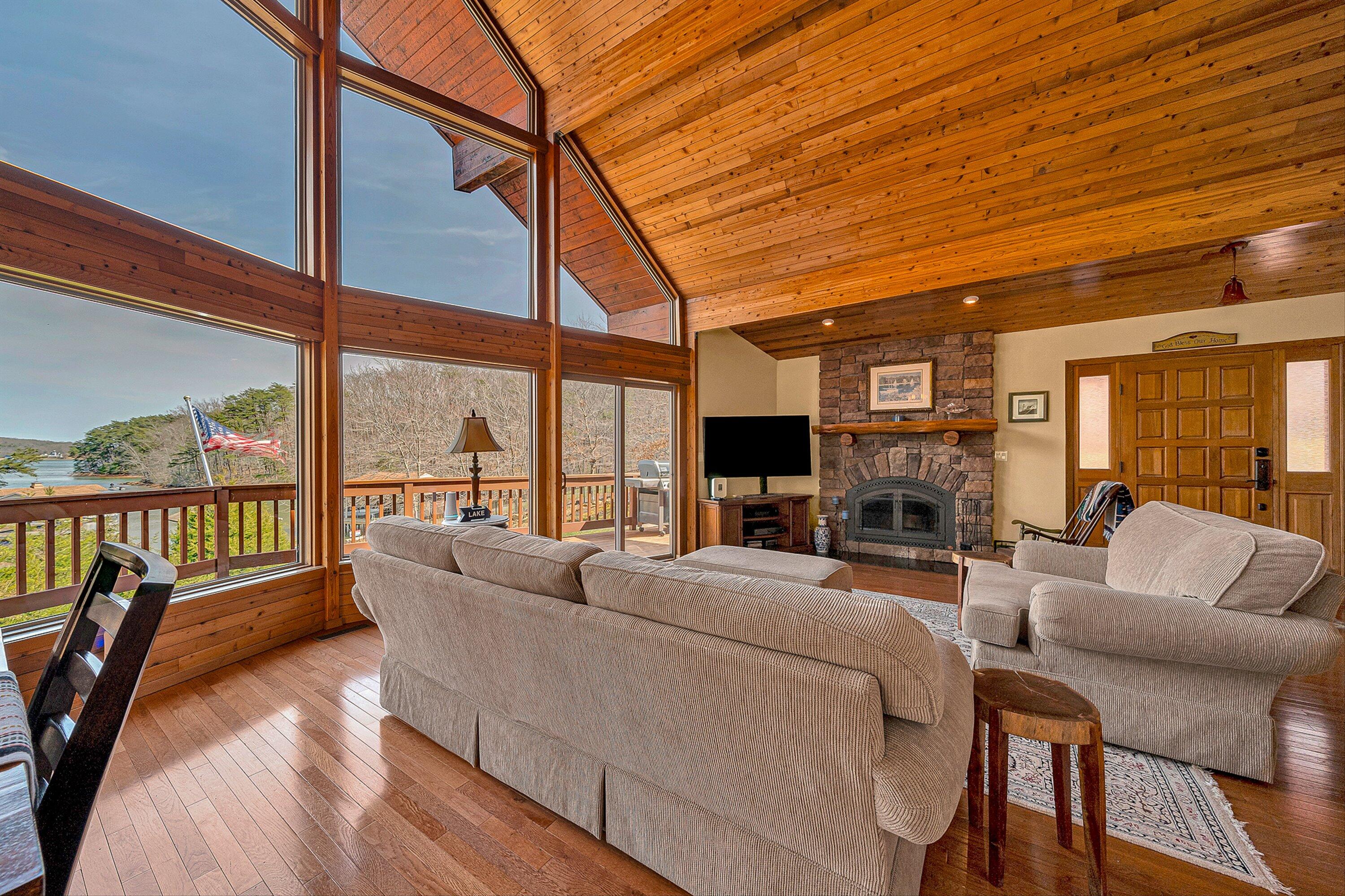 Moneta, Virginia, 24121, United States, 3 Bedrooms Bedrooms, ,4 BathroomsBathrooms,Residential,Active,2026793