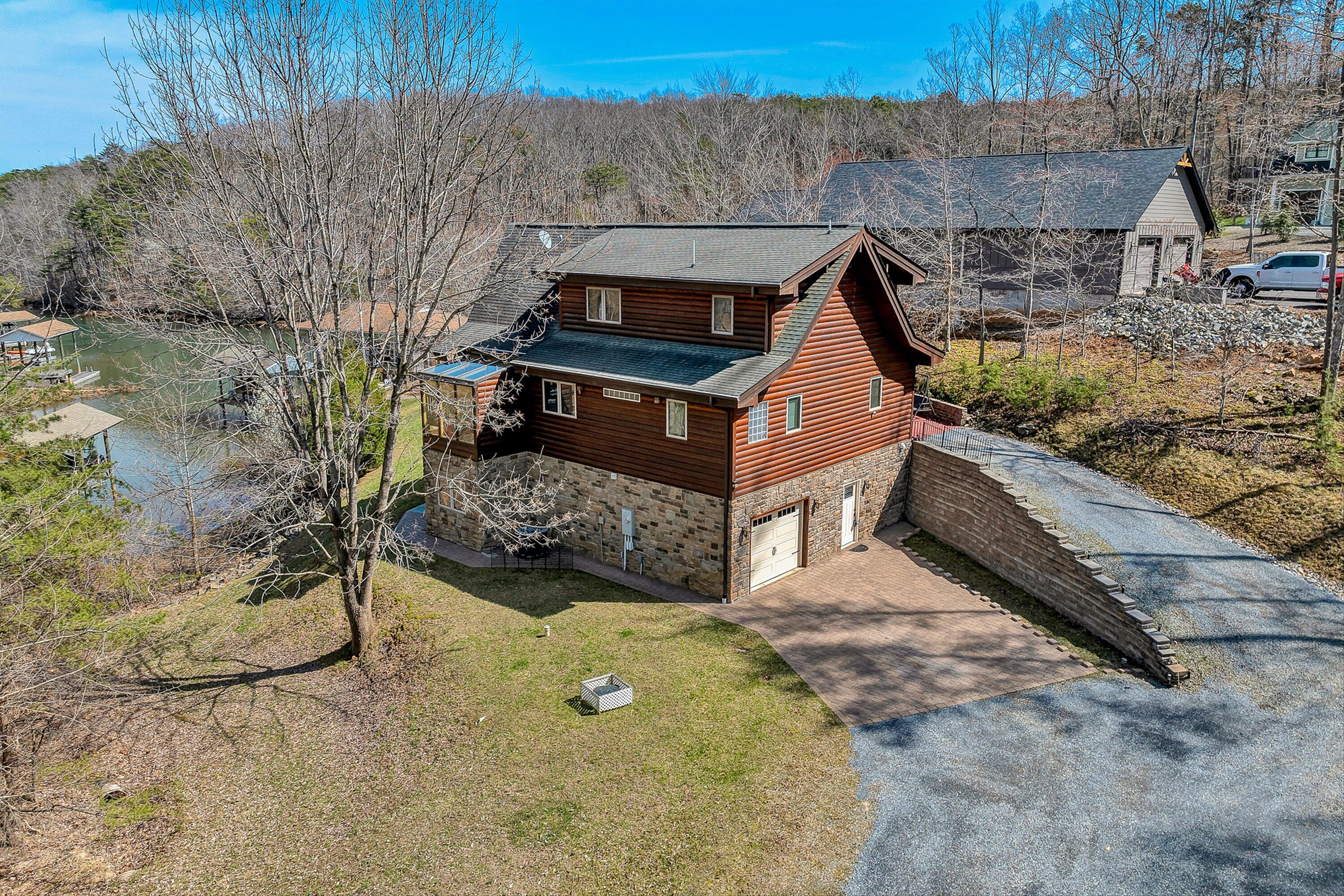 Moneta, Virginia, 24121, United States, 3 Bedrooms Bedrooms, ,4 BathroomsBathrooms,Residential,Active,2026793