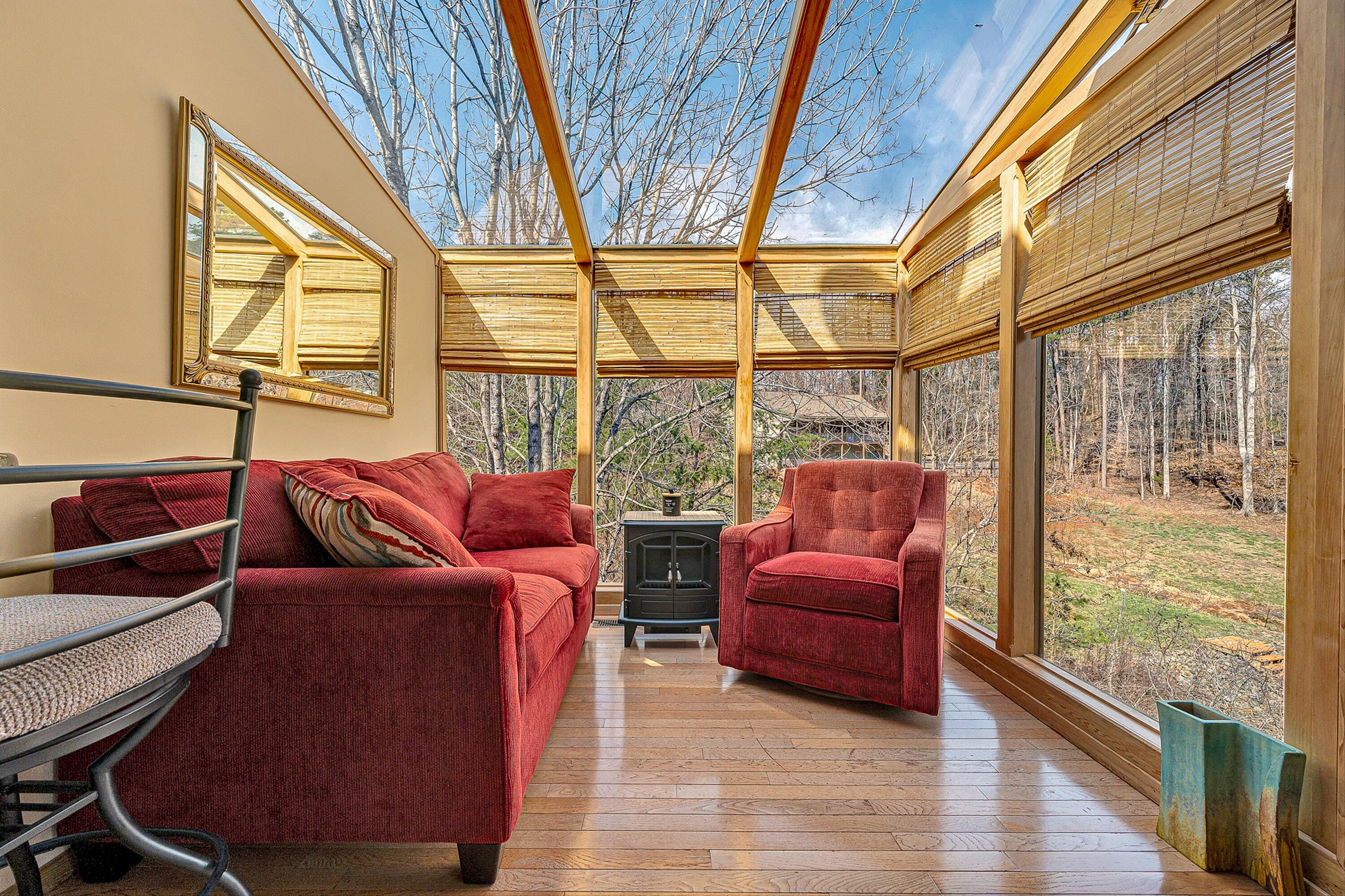 Moneta, Virginia, 24121, United States, 3 Bedrooms Bedrooms, ,4 BathroomsBathrooms,Residential,Active,2026793