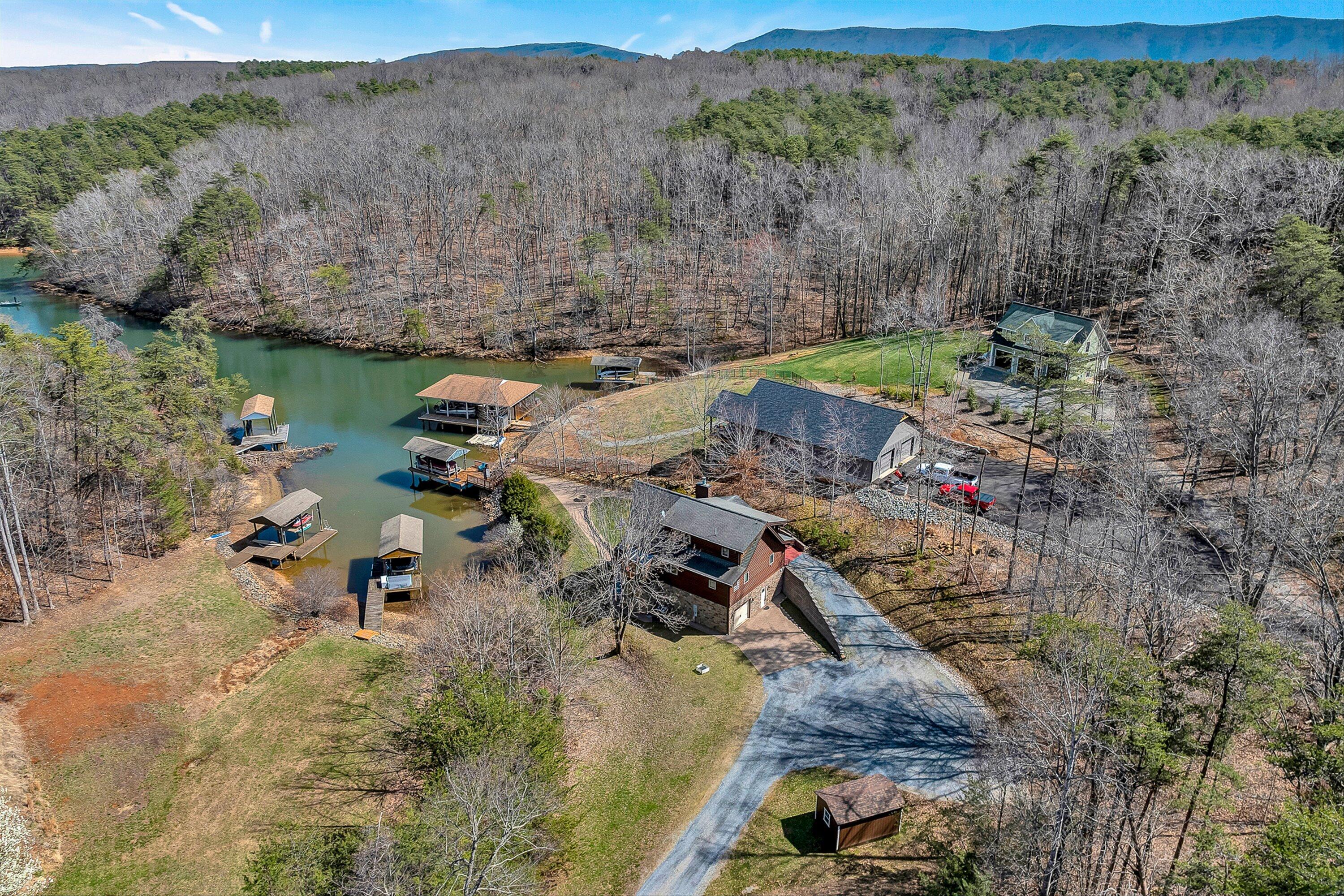 Moneta, Virginia, 24121, United States, 3 Bedrooms Bedrooms, ,4 BathroomsBathrooms,Residential,Active,2026793