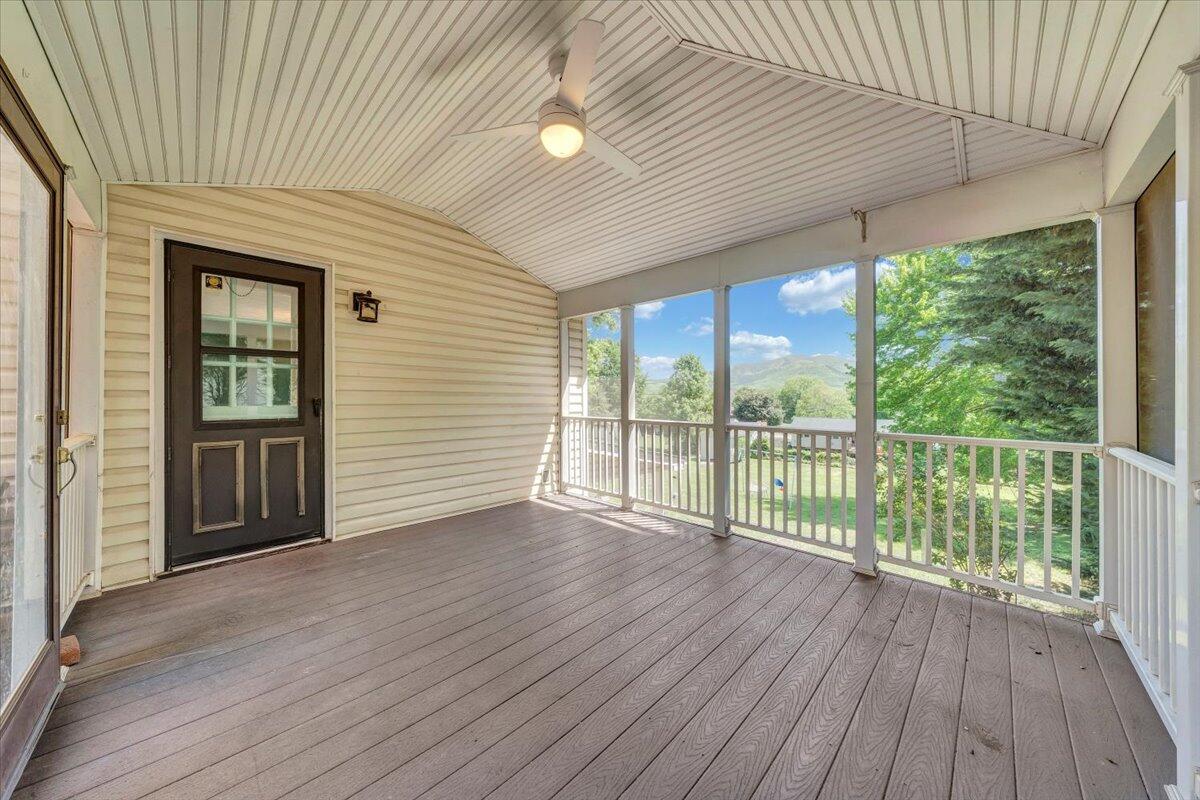 2724 Fletcher St, Salem, Virginia image 28