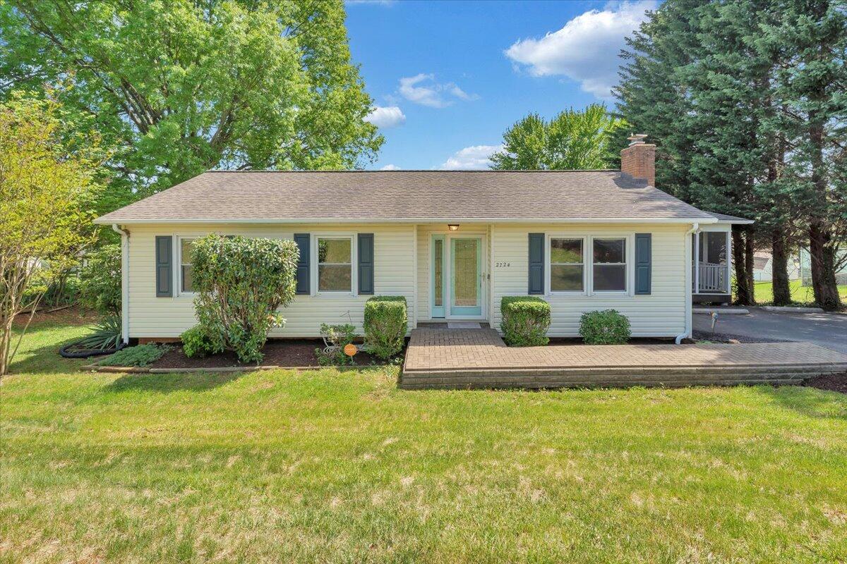 2724 Fletcher St, Salem, Virginia image 2