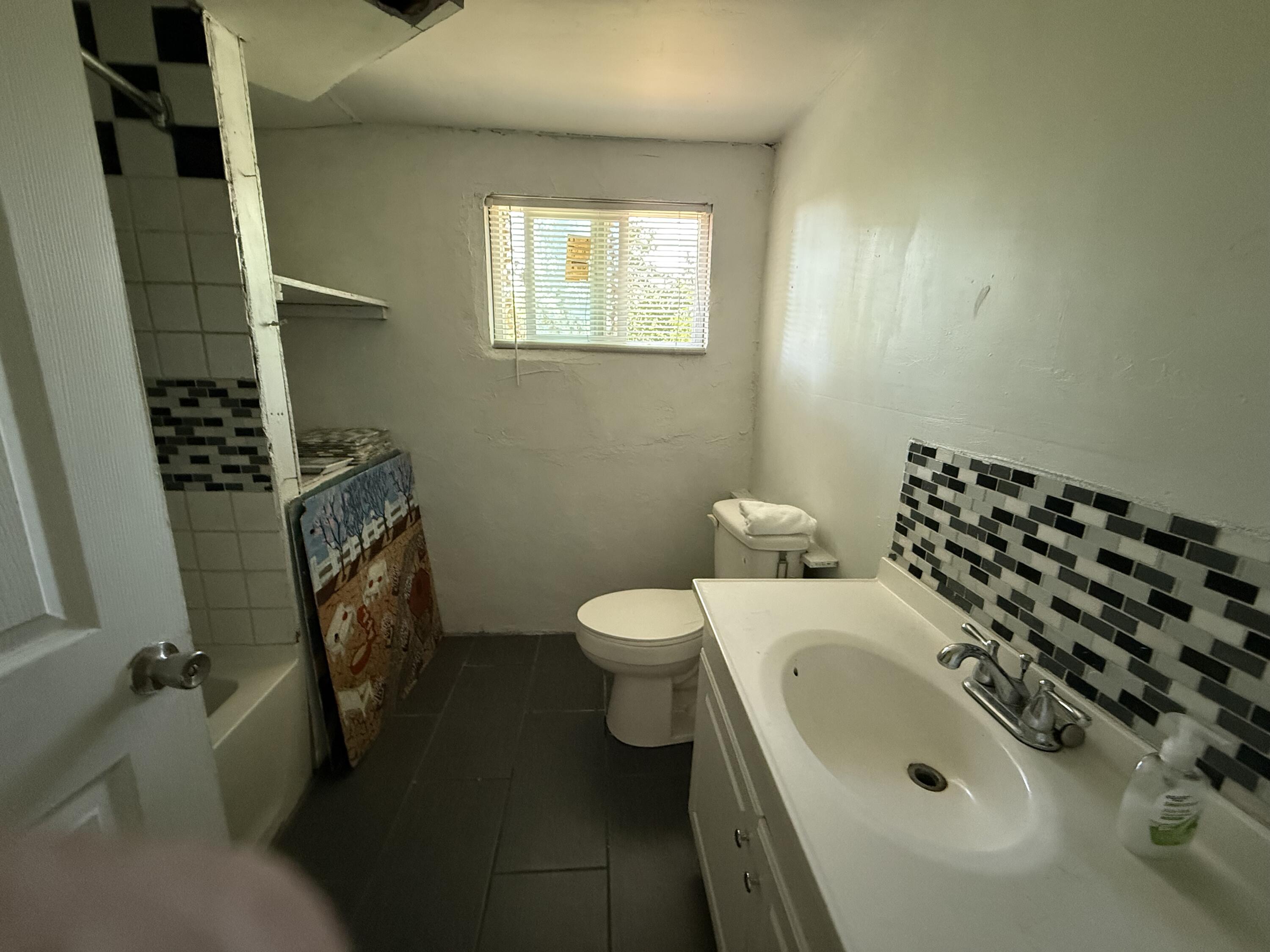 Roanoke, Virginia 24012, United States, 3 Bedrooms Bedrooms, ,2 BathroomsBathrooms,Residential,Active,120173