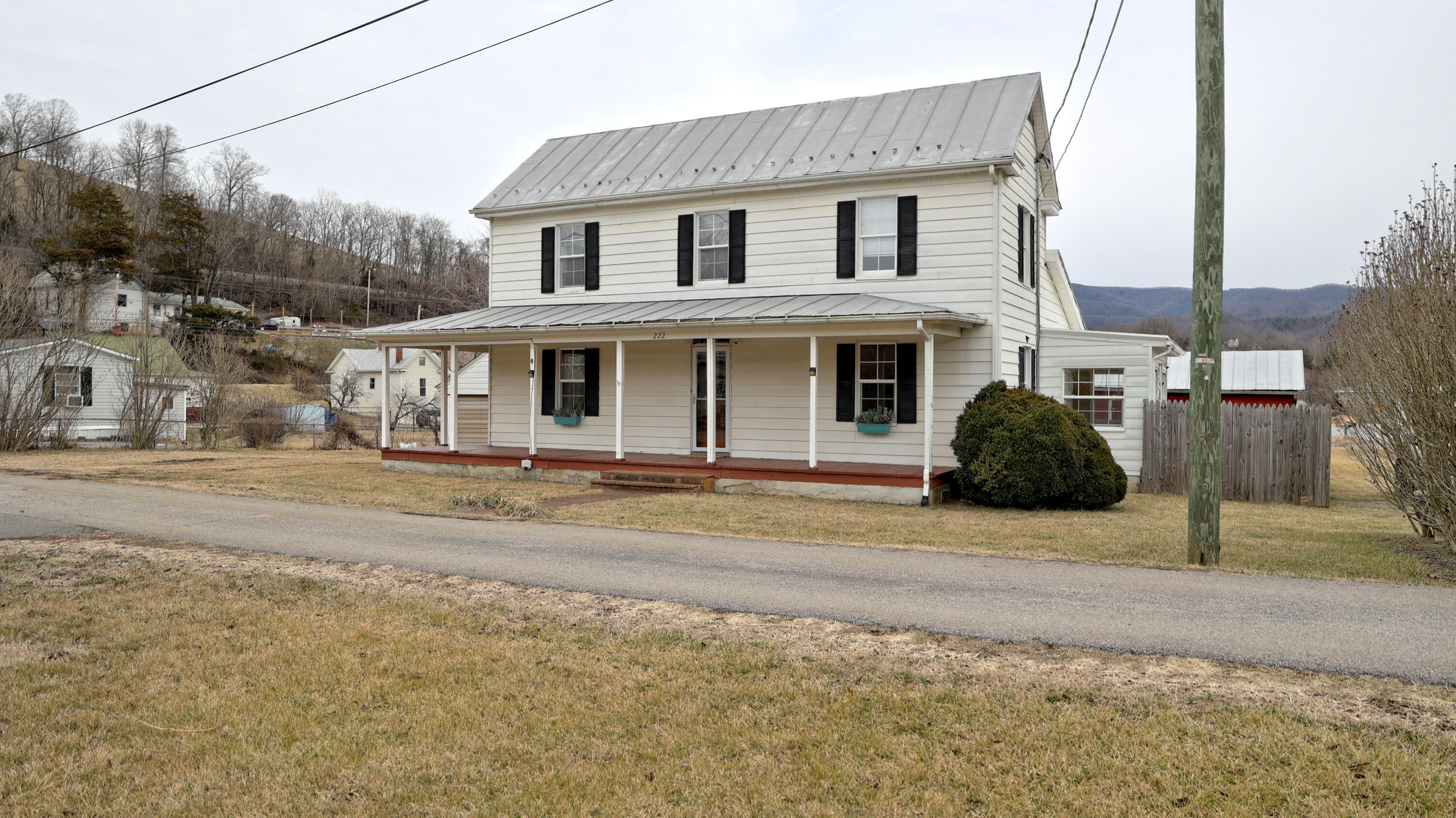 222 Trump Ln, Shawsville, Virginia image 3