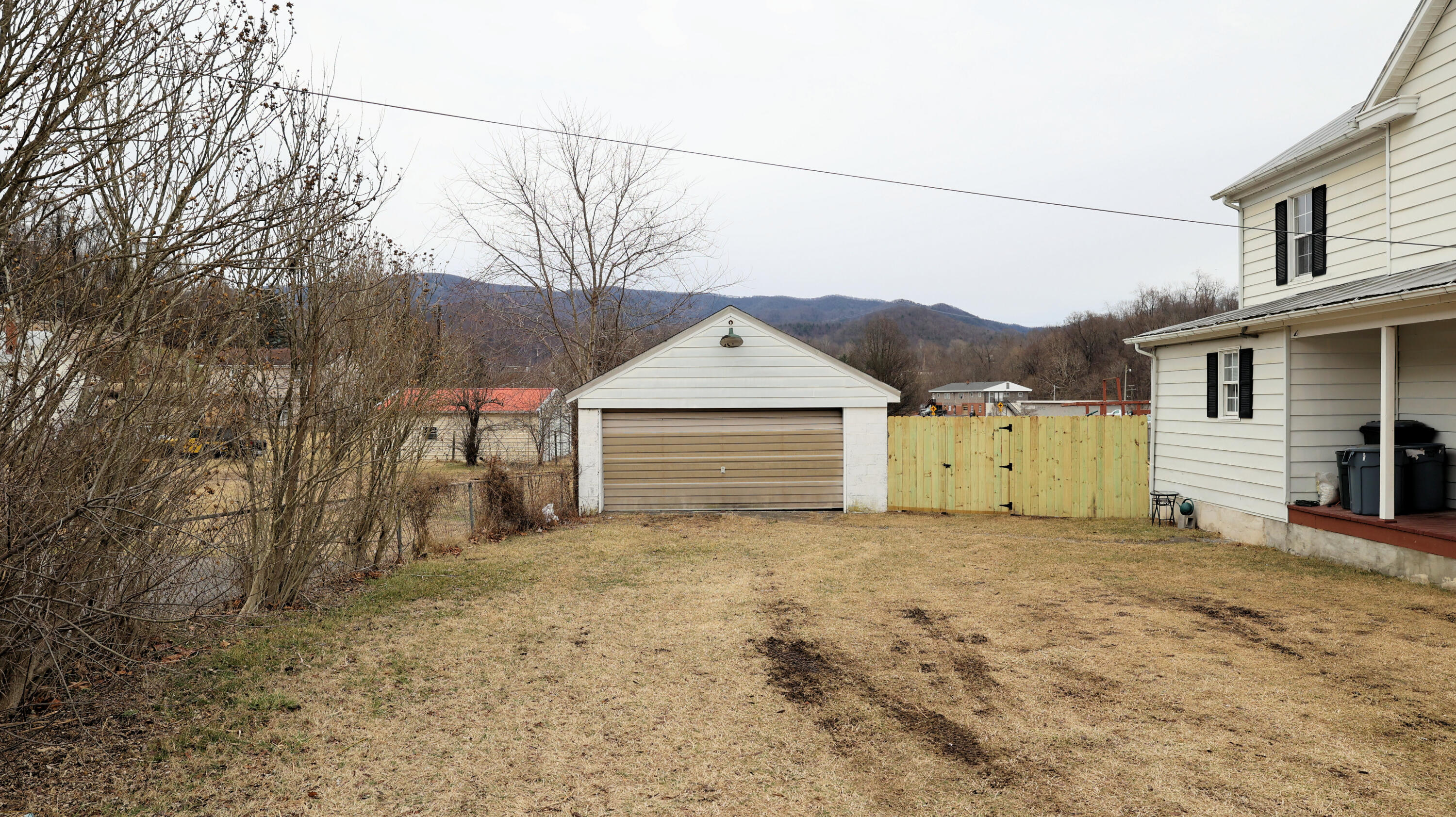 222 Trump Ln, Shawsville, Virginia image 4