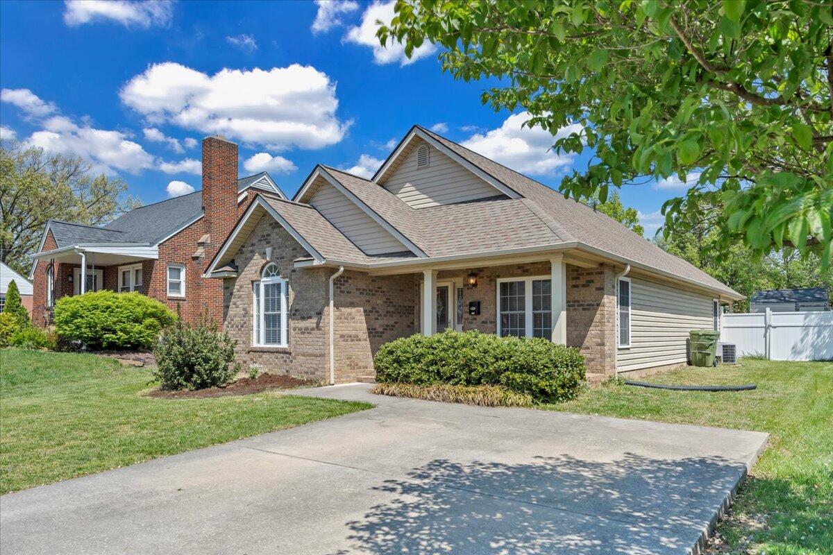 212 N Bruffey St, Salem, Ohio image 30