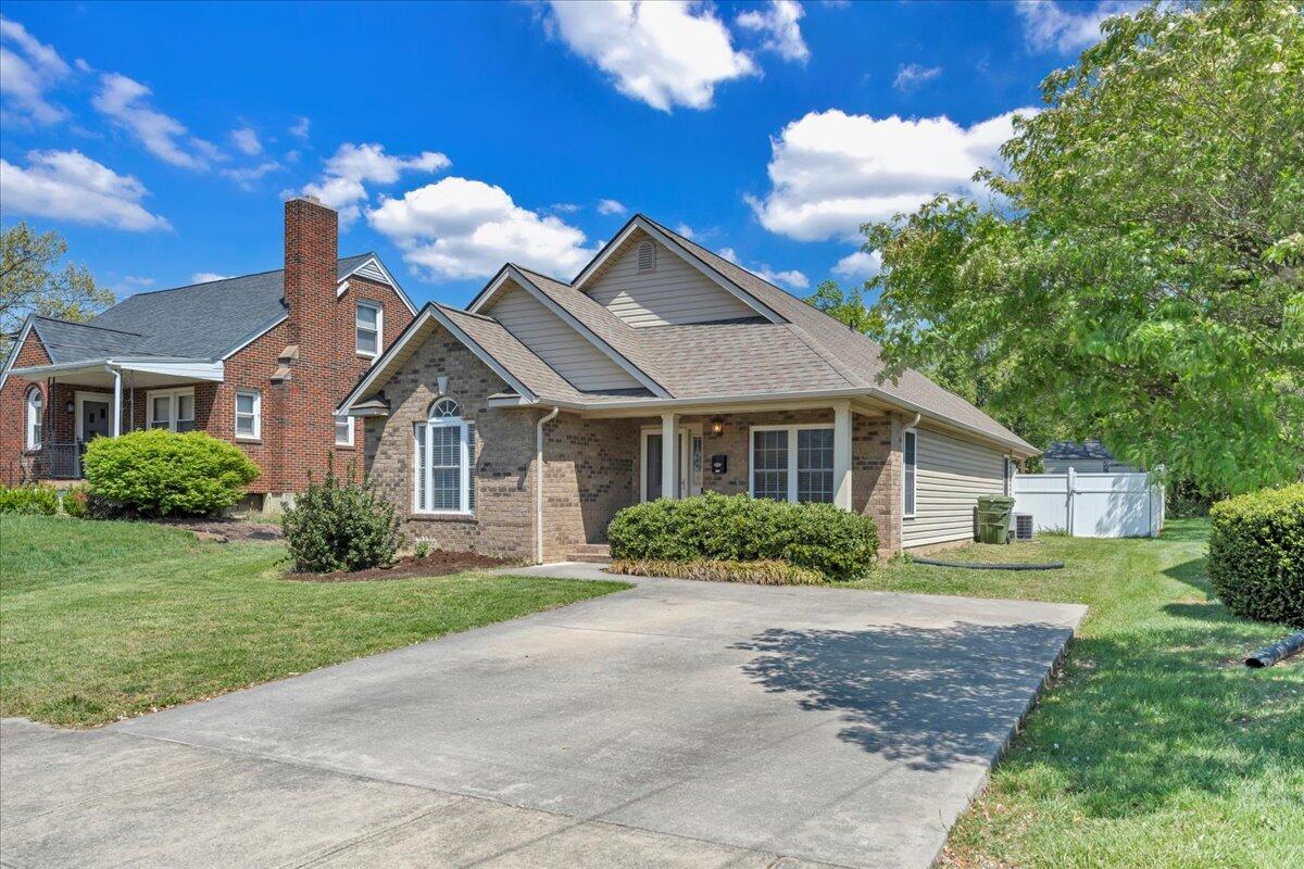 212 N Bruffey St, Salem, Ohio image 31