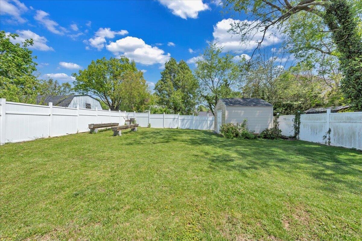 212 N Bruffey St, Salem, Ohio image 25