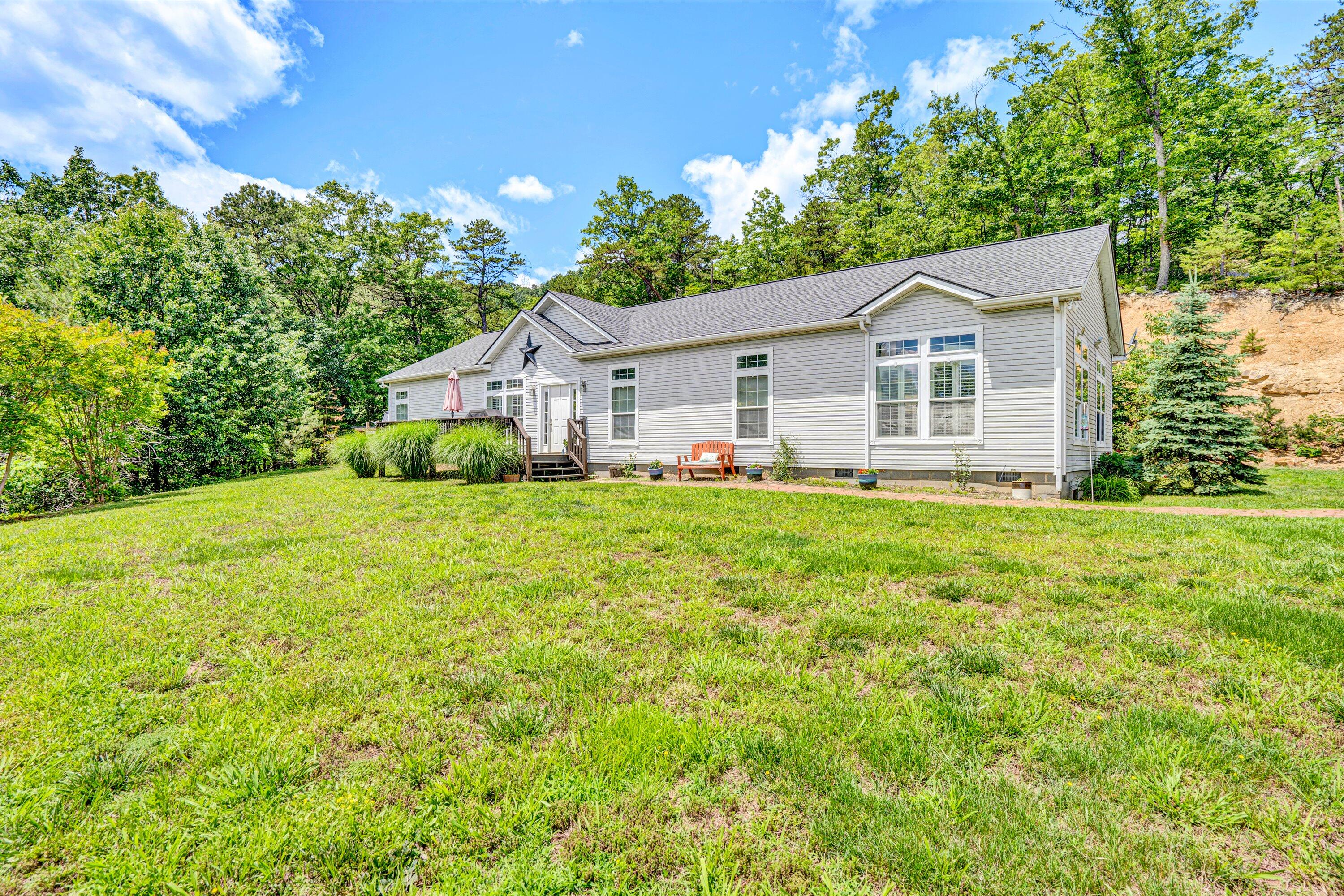 925 Givens Tyler Rd, Salem, Ohio image 1