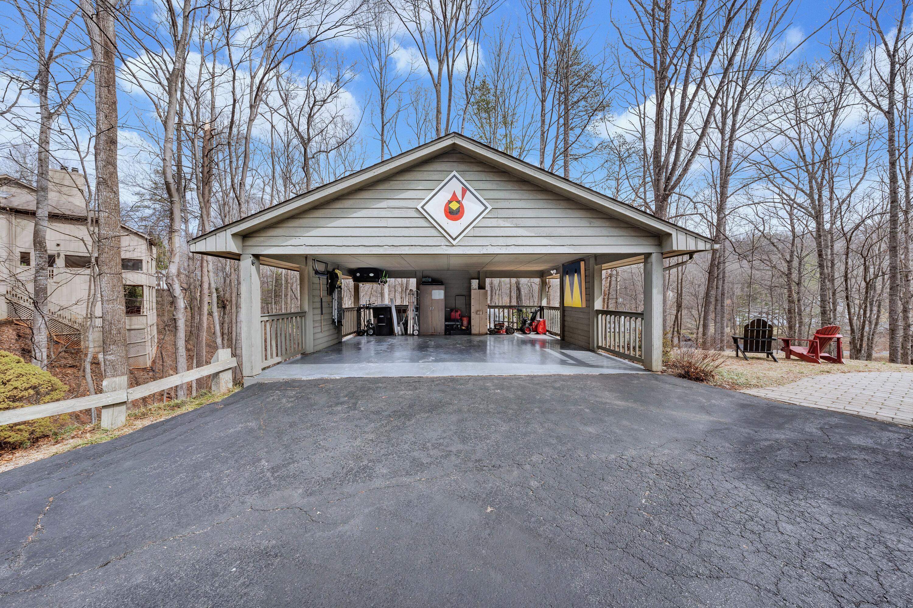 4921 Hunting Hills Dr, Roanoke, Virginia image 3