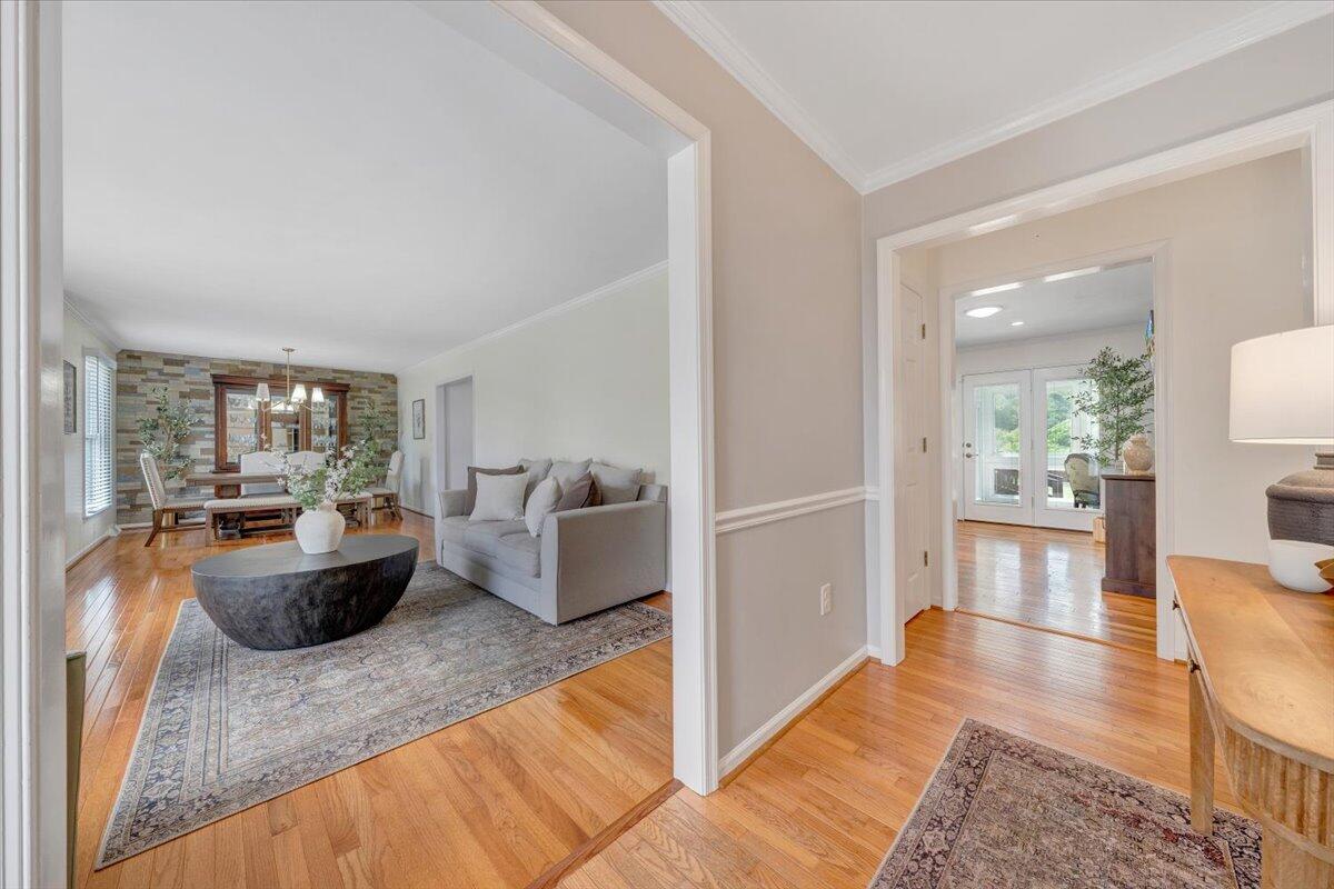4949 Grape Tree Ln, Roanoke, Virginia image 4