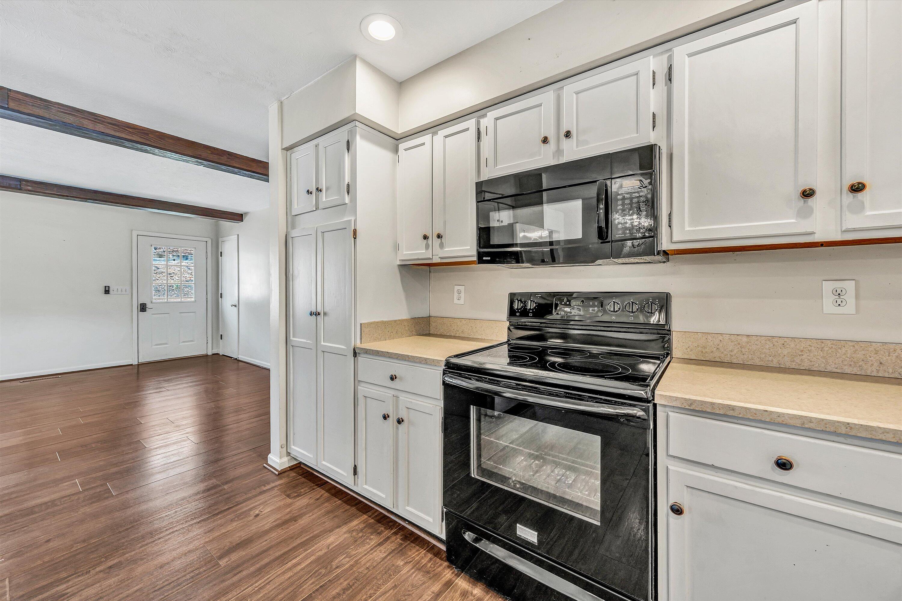 202 Sherwood Dr, Huddleston, Virginia image 21
