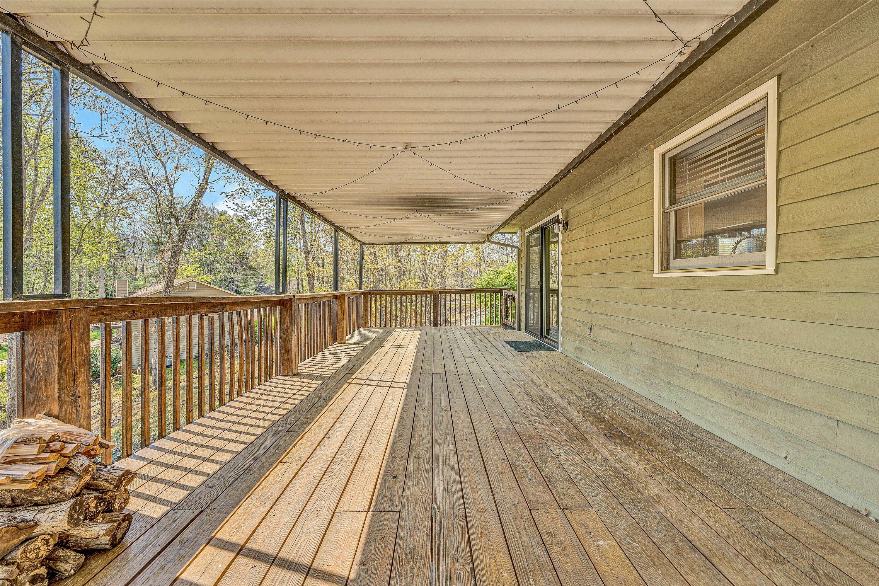 202 Sherwood Dr, Huddleston, Virginia image 32