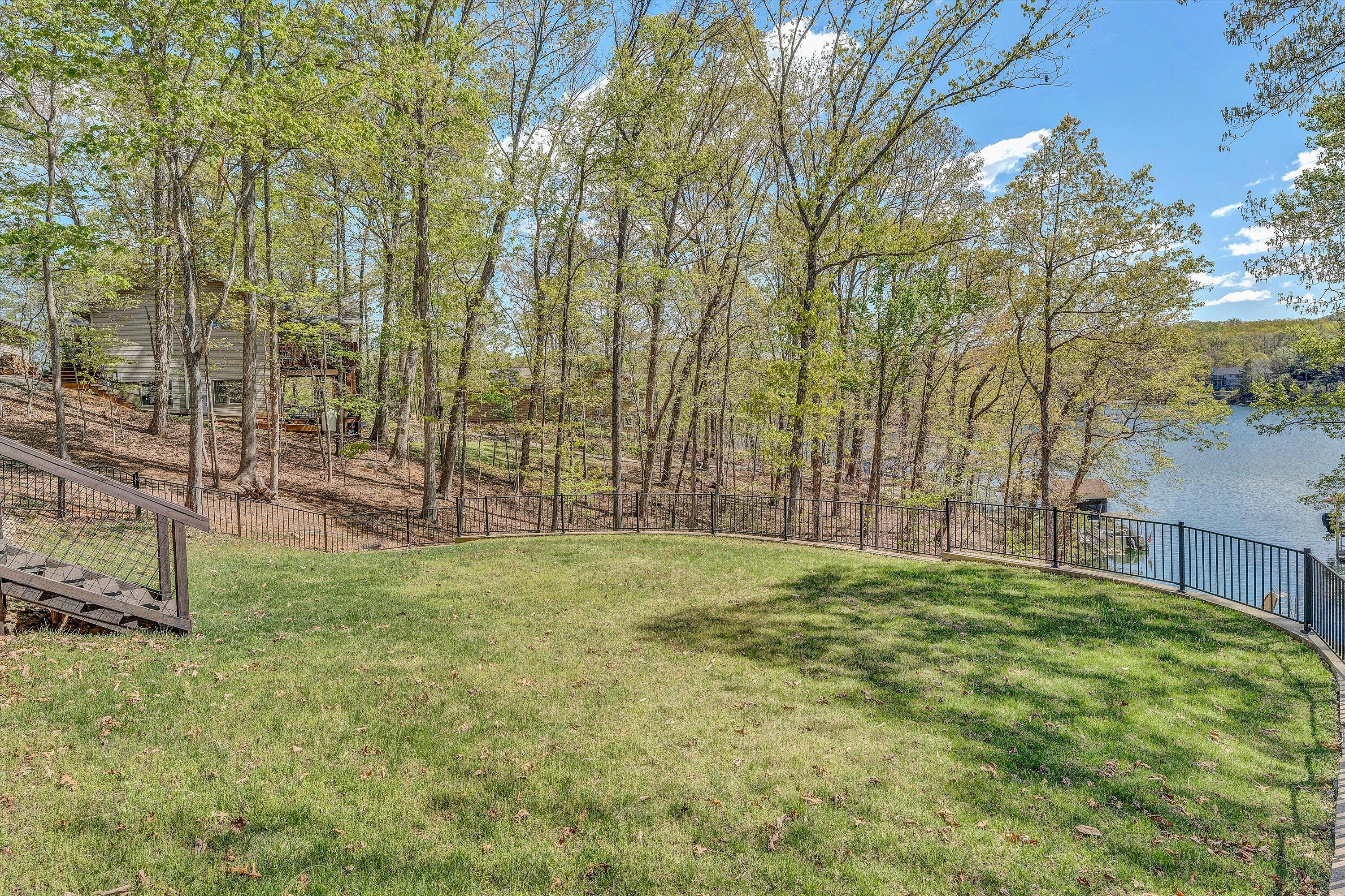 202 Sherwood Dr, Huddleston, Virginia image 41