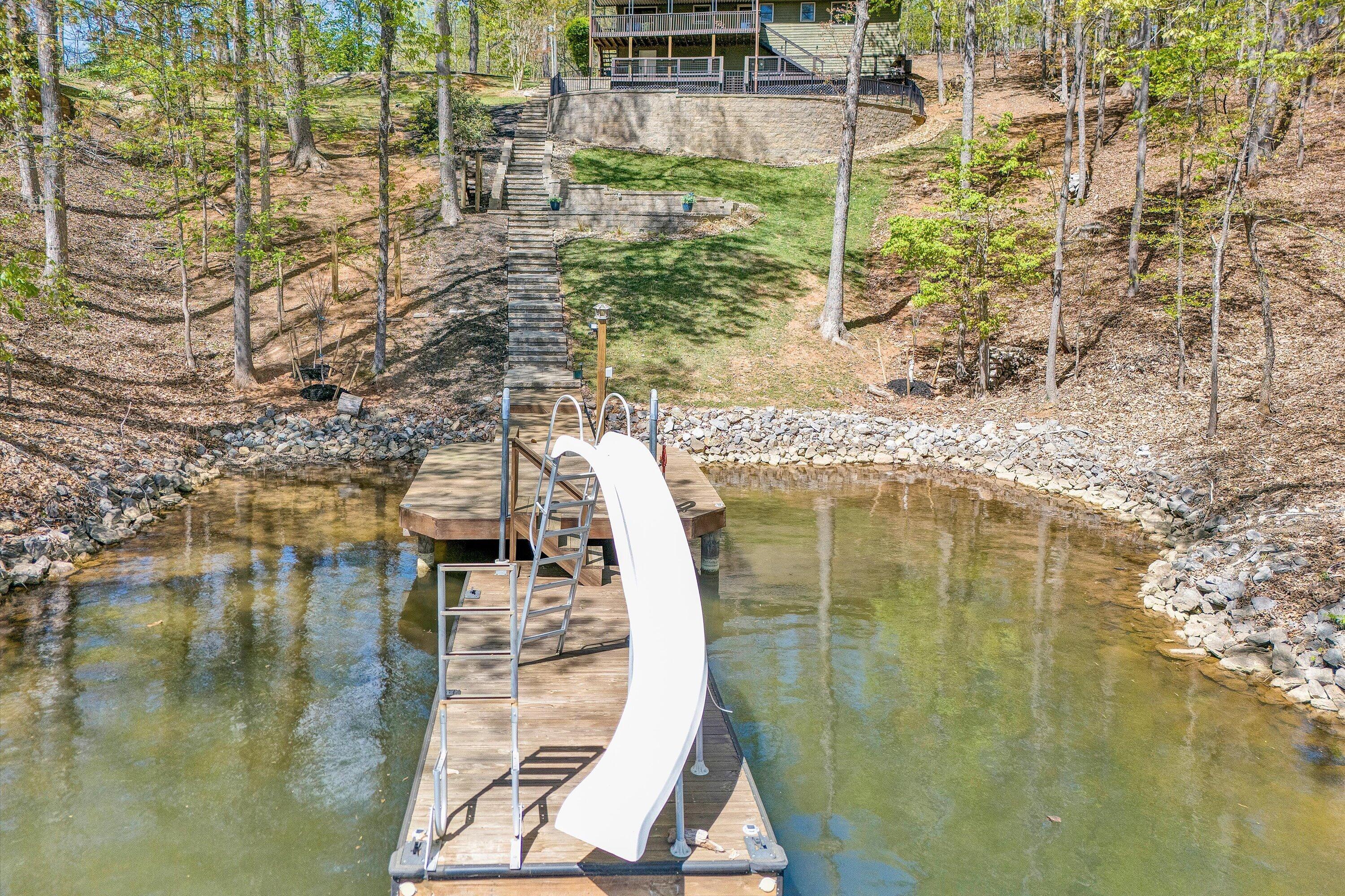 202 Sherwood Dr, Huddleston, Virginia image 6