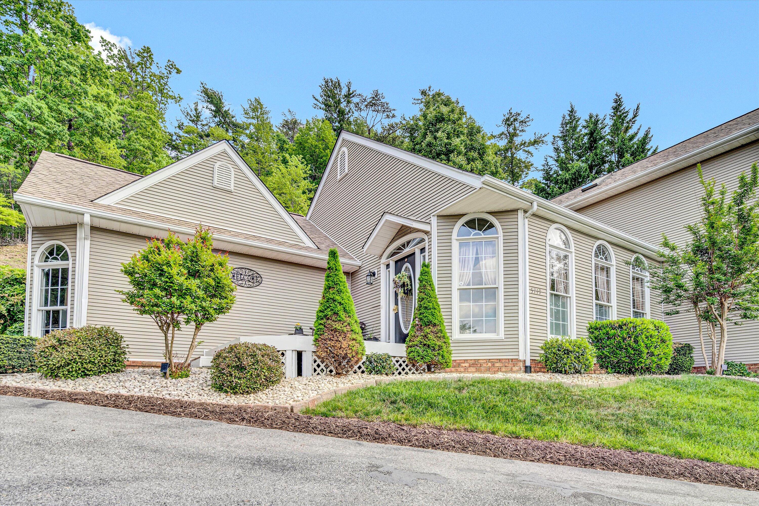 5719 Spring Meadow Ct, Roanoke, Virginia image 3