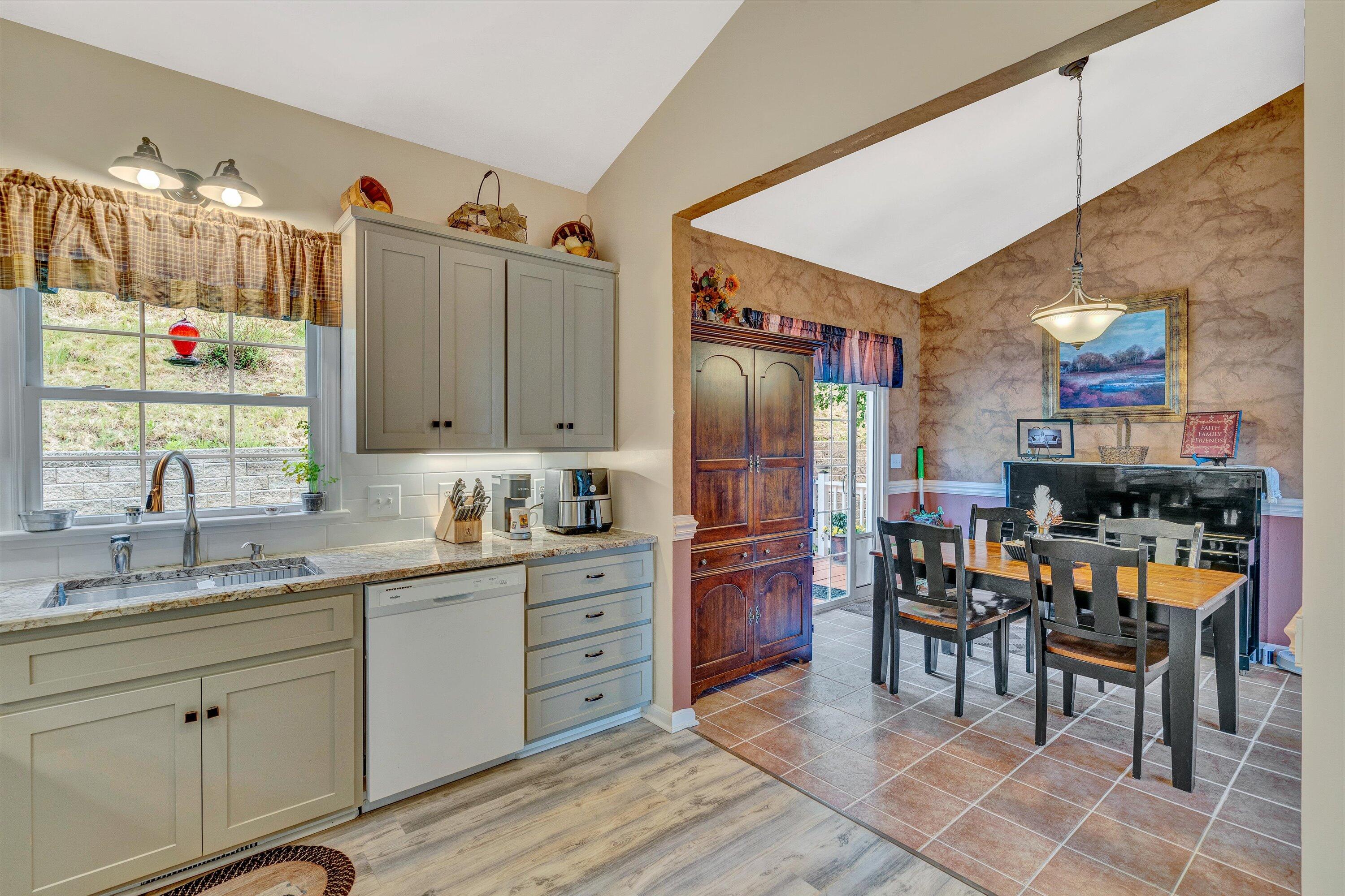 5719 Spring Meadow Ct, Roanoke, Virginia image 13