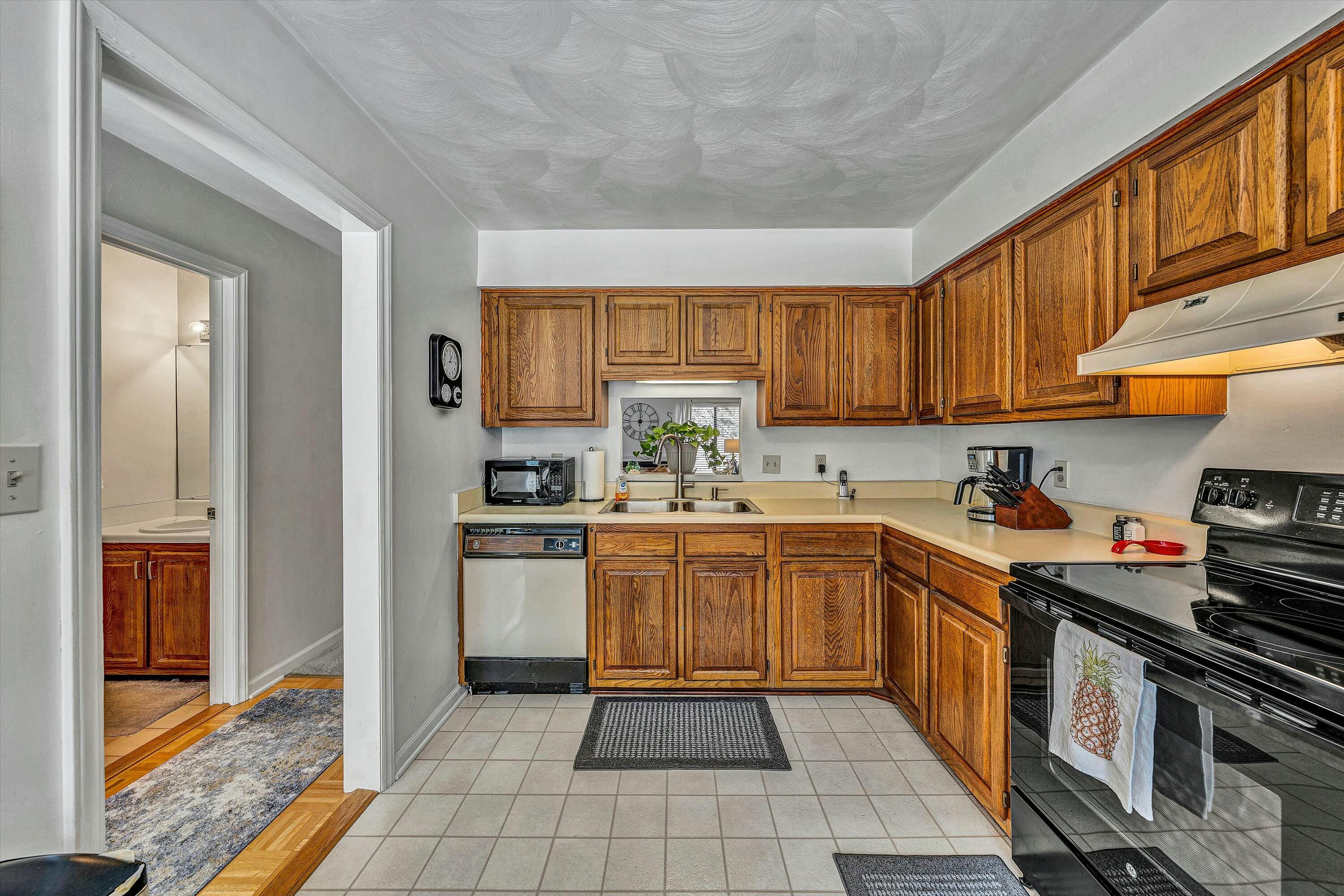 2434 Post Oak Rd, Salem, Virginia image 6