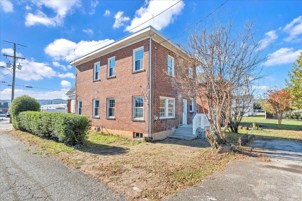 23 W Clay St, Salem, Virginia image 36