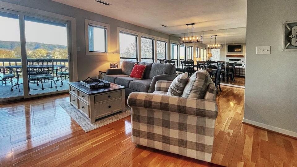 290 Sailors Cove Dr #405, Moneta, Virginia image 3
