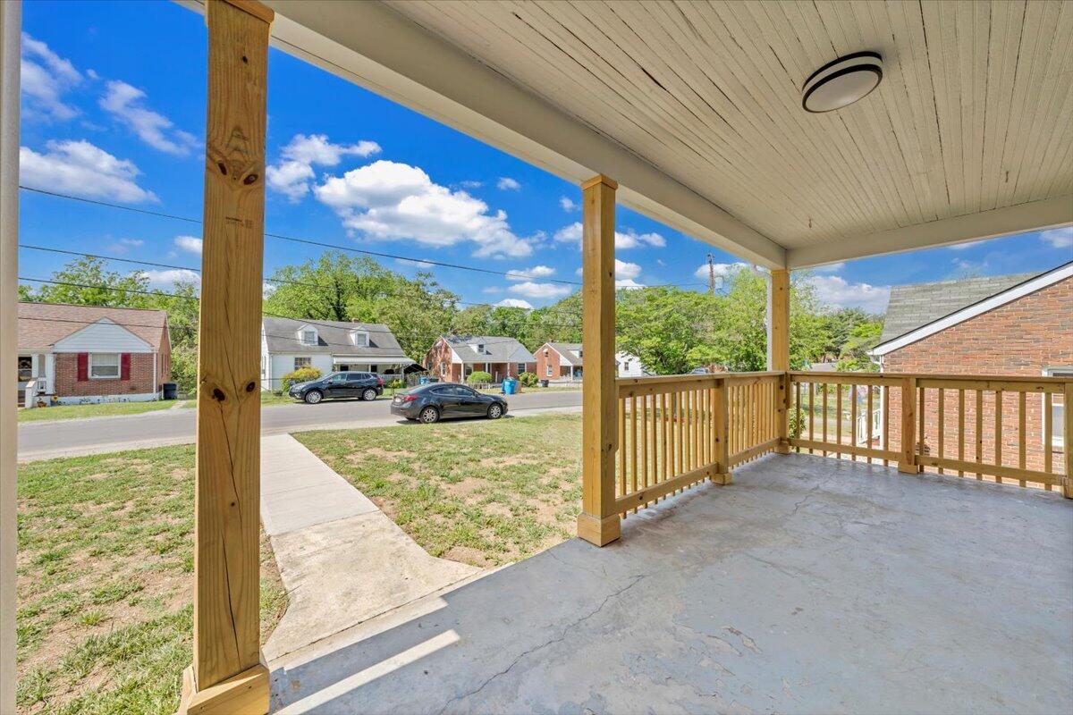 1033 Hunt Ave, Roanoke, Virginia image 2
