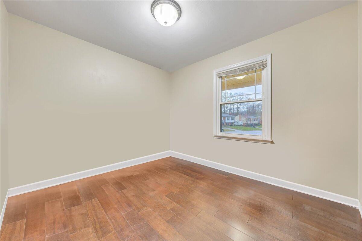 1048 Grove Ln, Roanoke, Virginia image 8