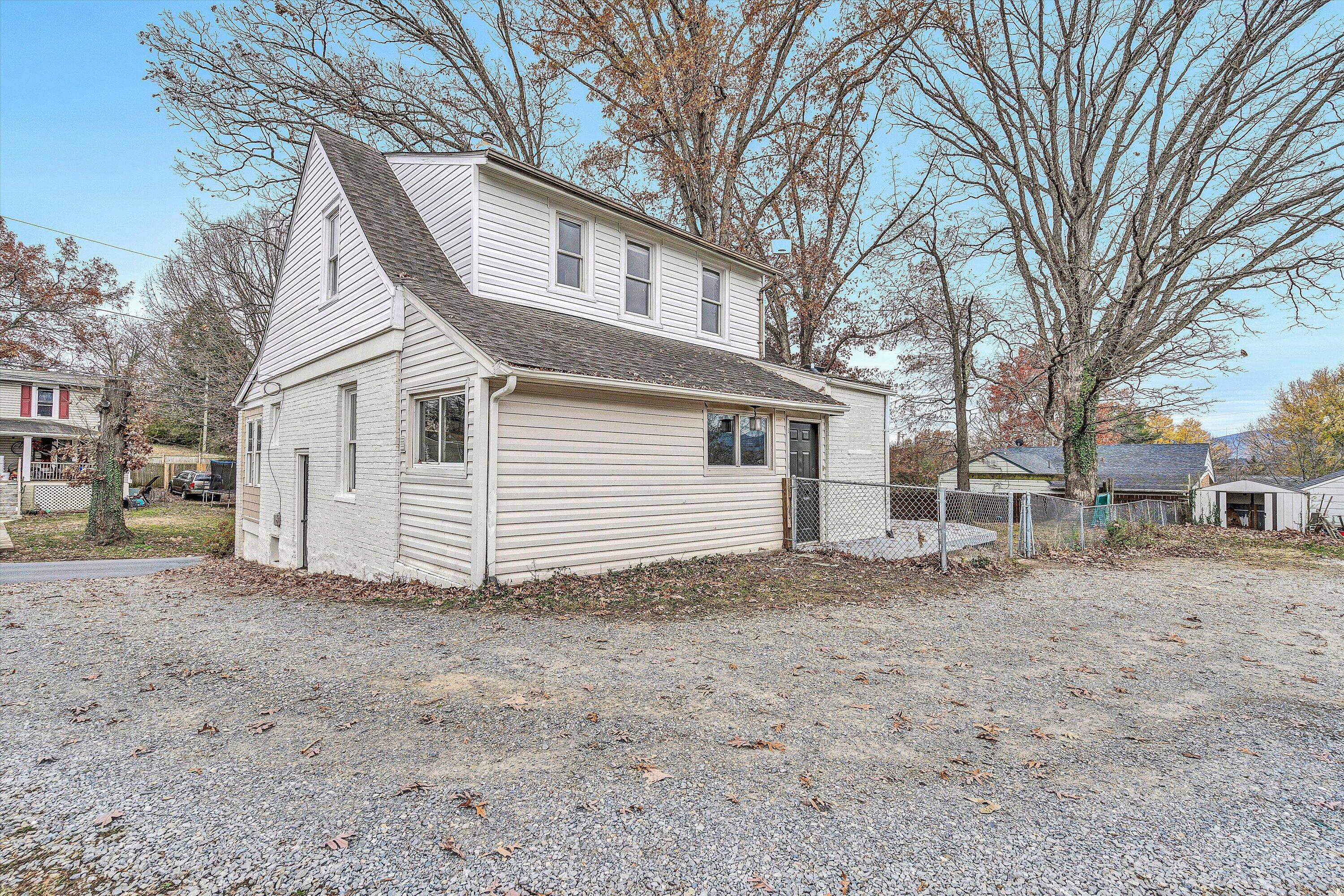 1817 Springfield Ave, Salem, Virginia image 24