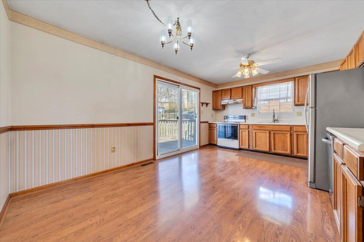 1547 Poplar Ave, Salem, Virginia image 6