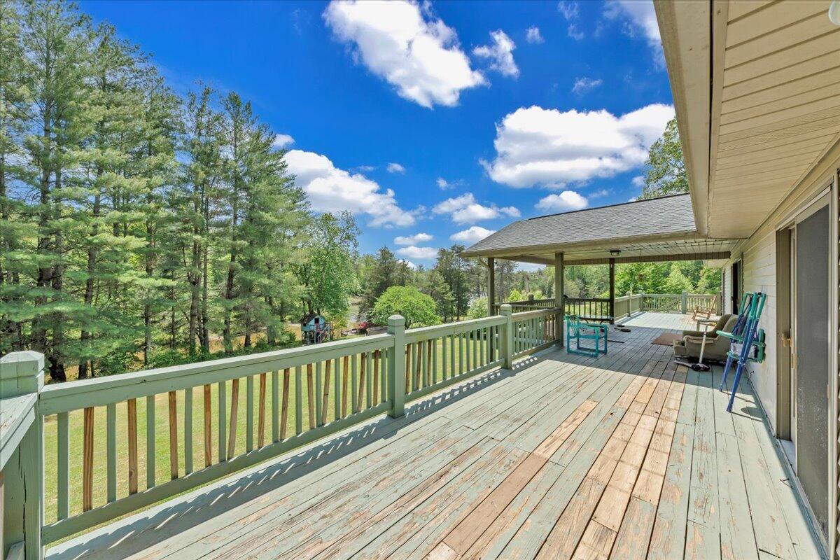 1296 Emerald Valley Way, Huddleston, Virginia image 22