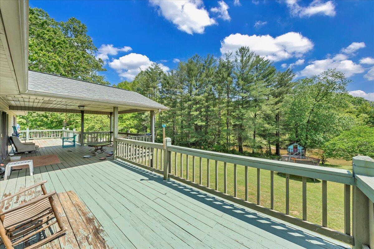 1296 Emerald Valley Way, Huddleston, Virginia image 24