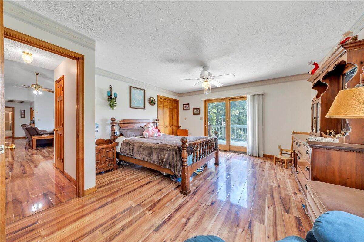 1296 Emerald Valley Way, Huddleston, Virginia image 7