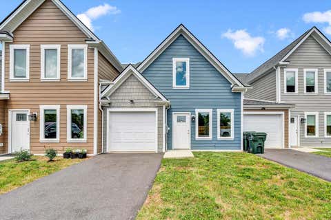 Photo of 134 W Calhoun ST, Salem, VA 24153 (MLS # 930630)