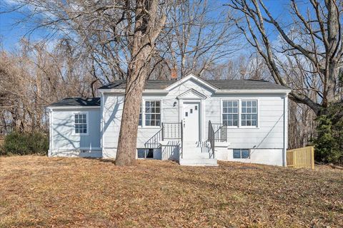 Homes For Sale - 935 Myrtle Rd<br/> Martinsville, VA 24112