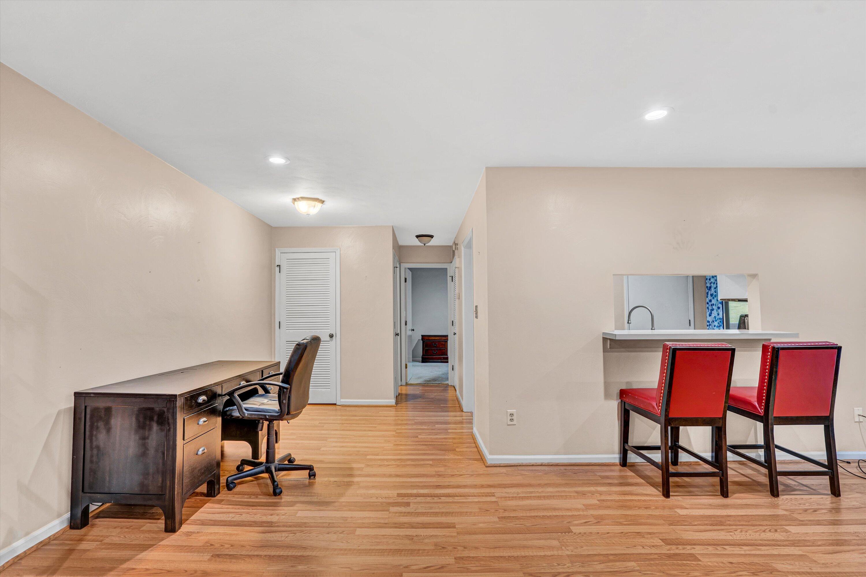 2501 Gatehouse Ln, Salem, Virginia image 6